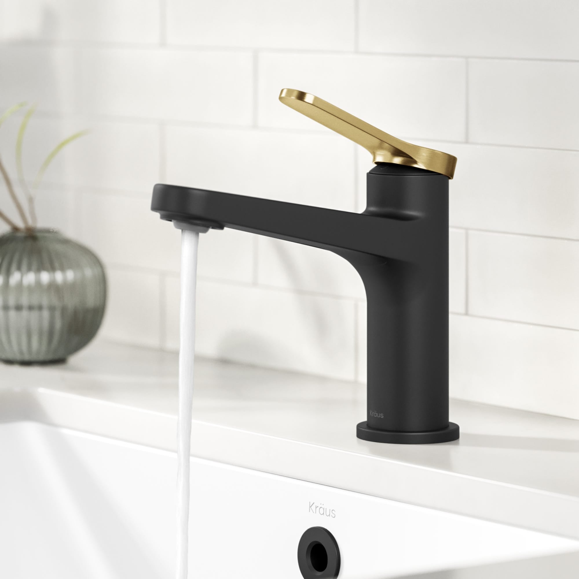 Spot Free Brushed Brass / Matte Black