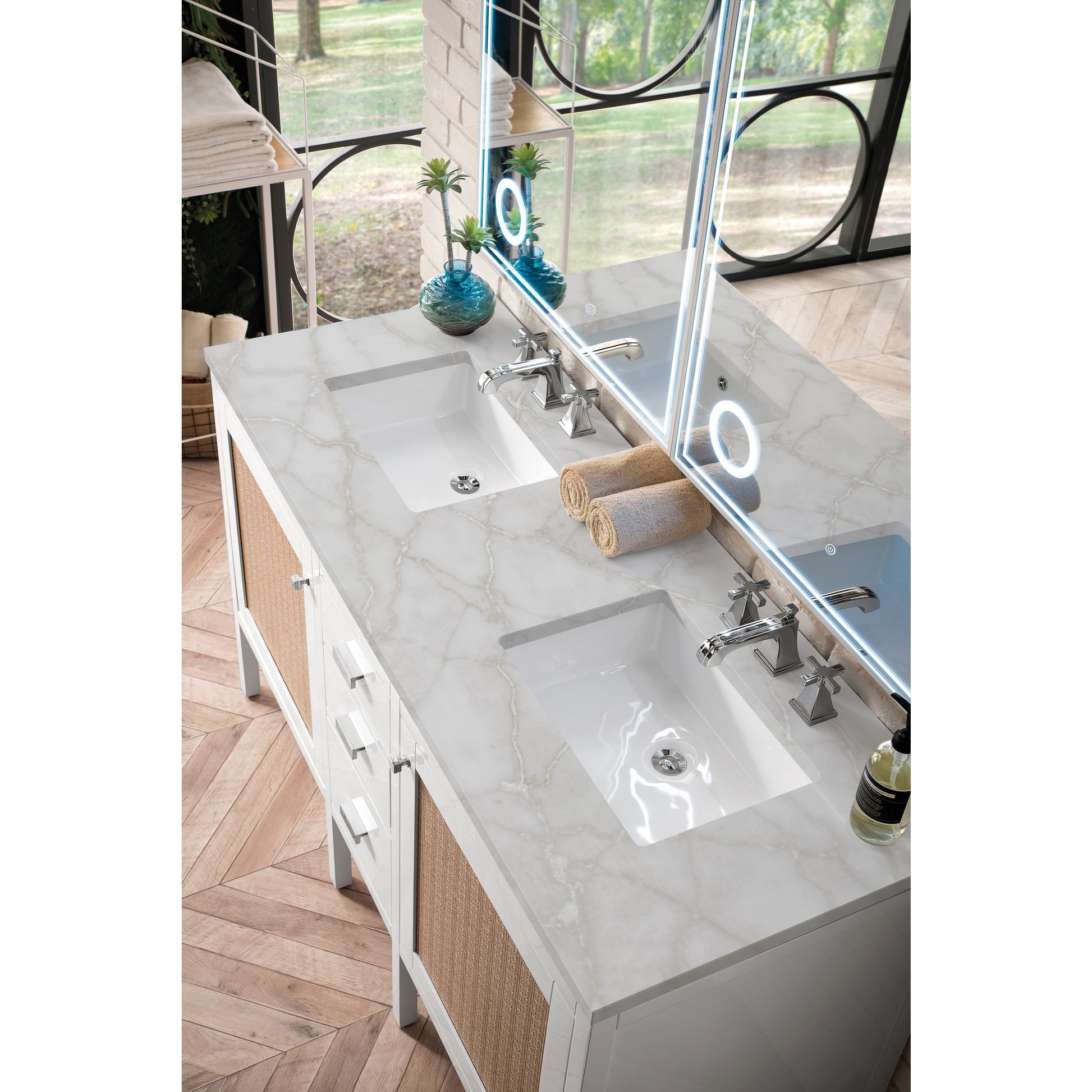 Glossy White / Victorian Silver - 3 Faucet Holes