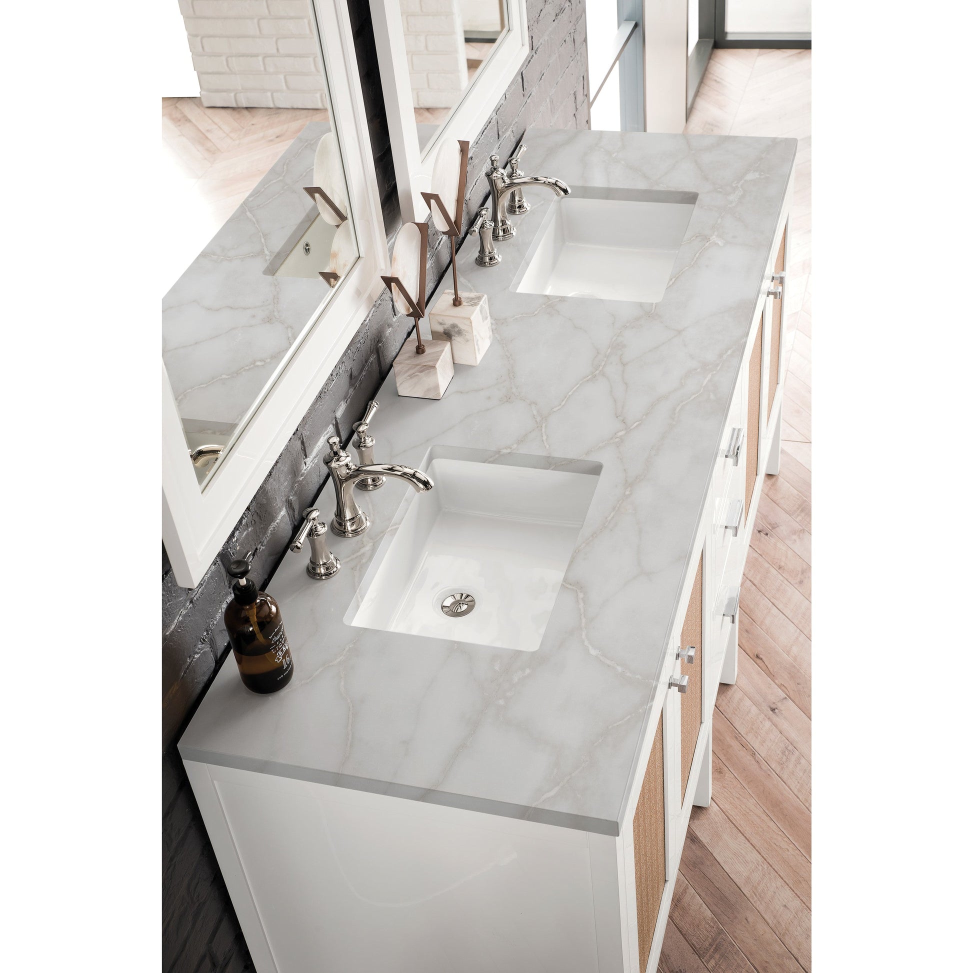 Glossy White / Victorian Silver - 3 Faucet Holes