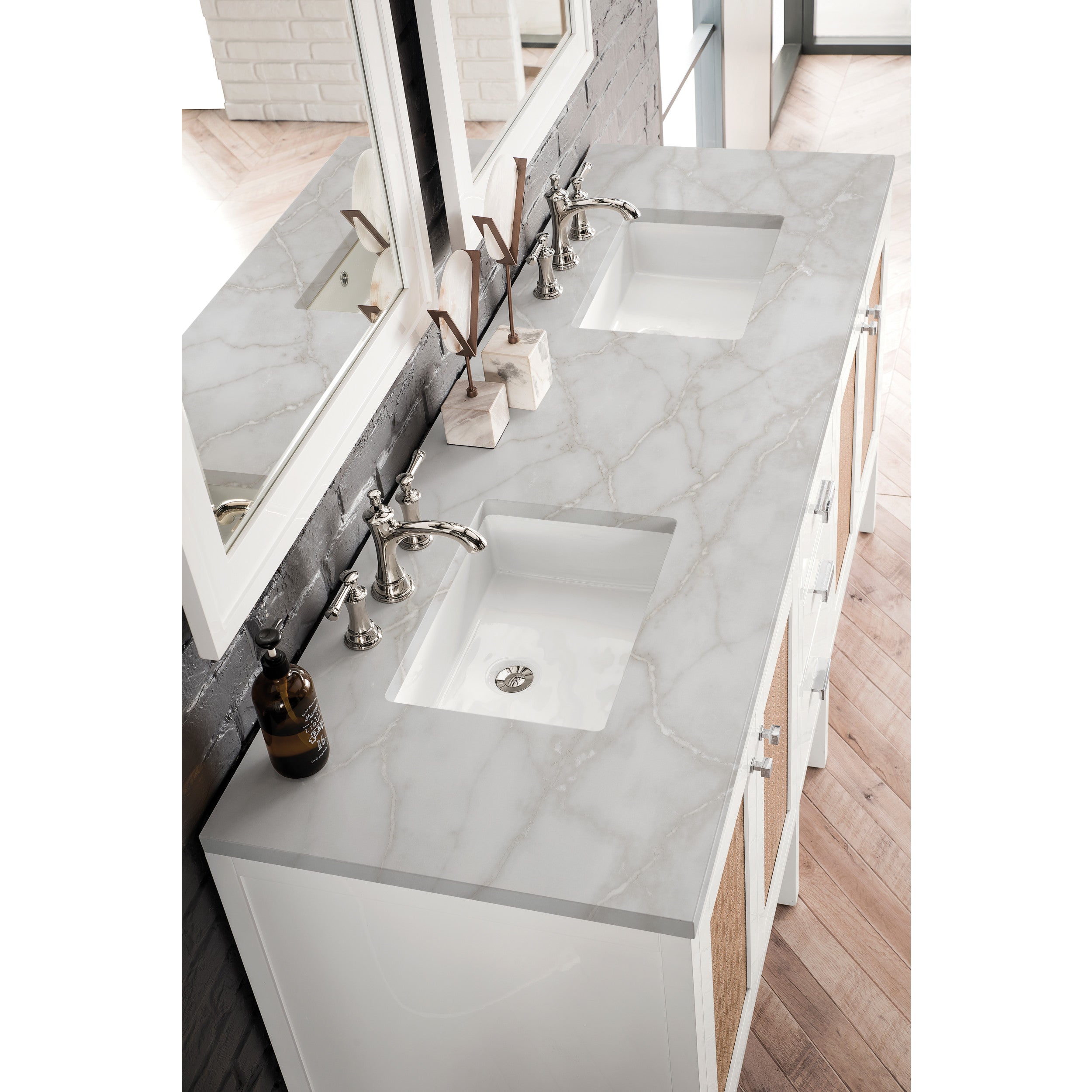 Glossy White / Victorian Silver - 3 Faucet Holes