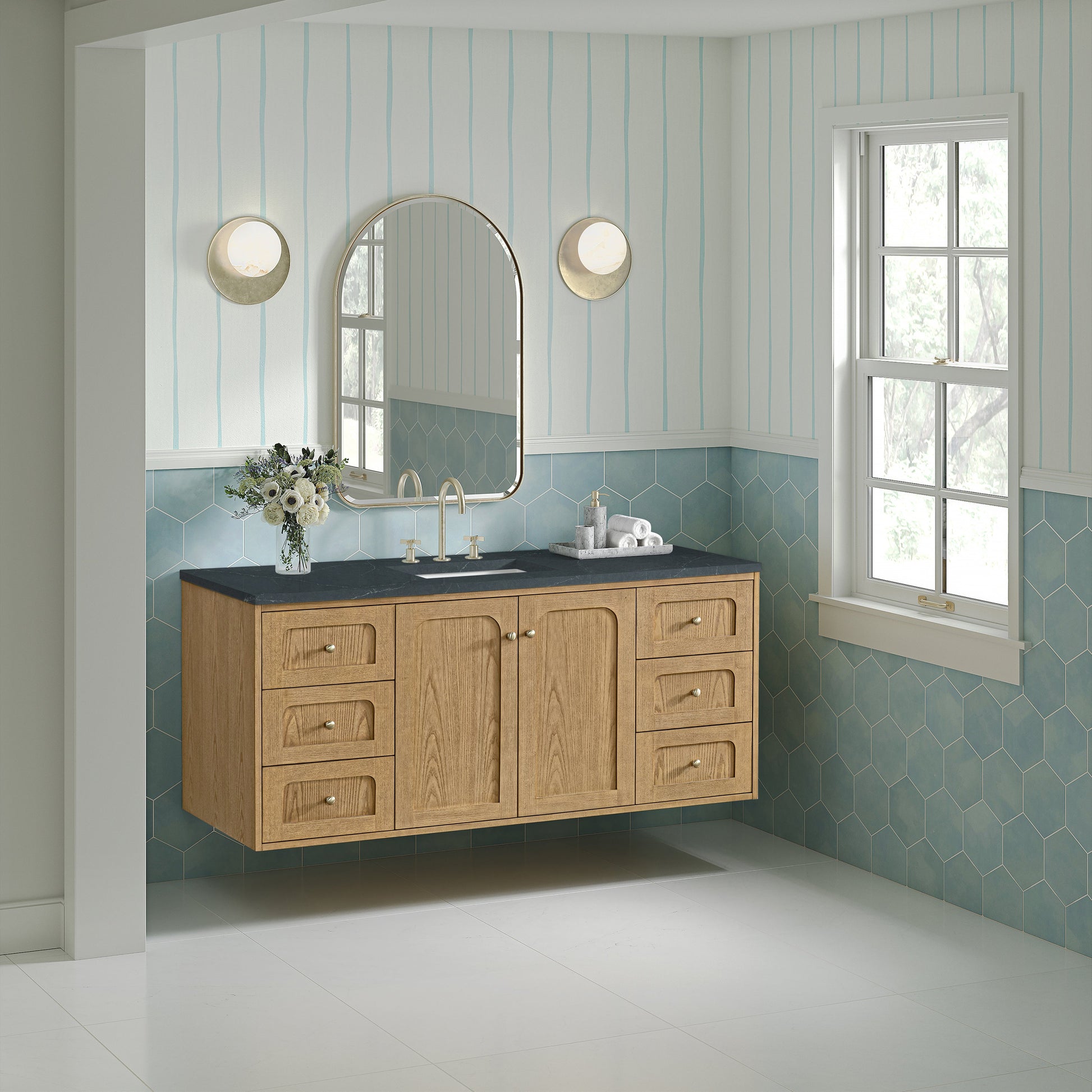 Light Natural Oak / Charcoal Soapstone - 3 Faucet Holes