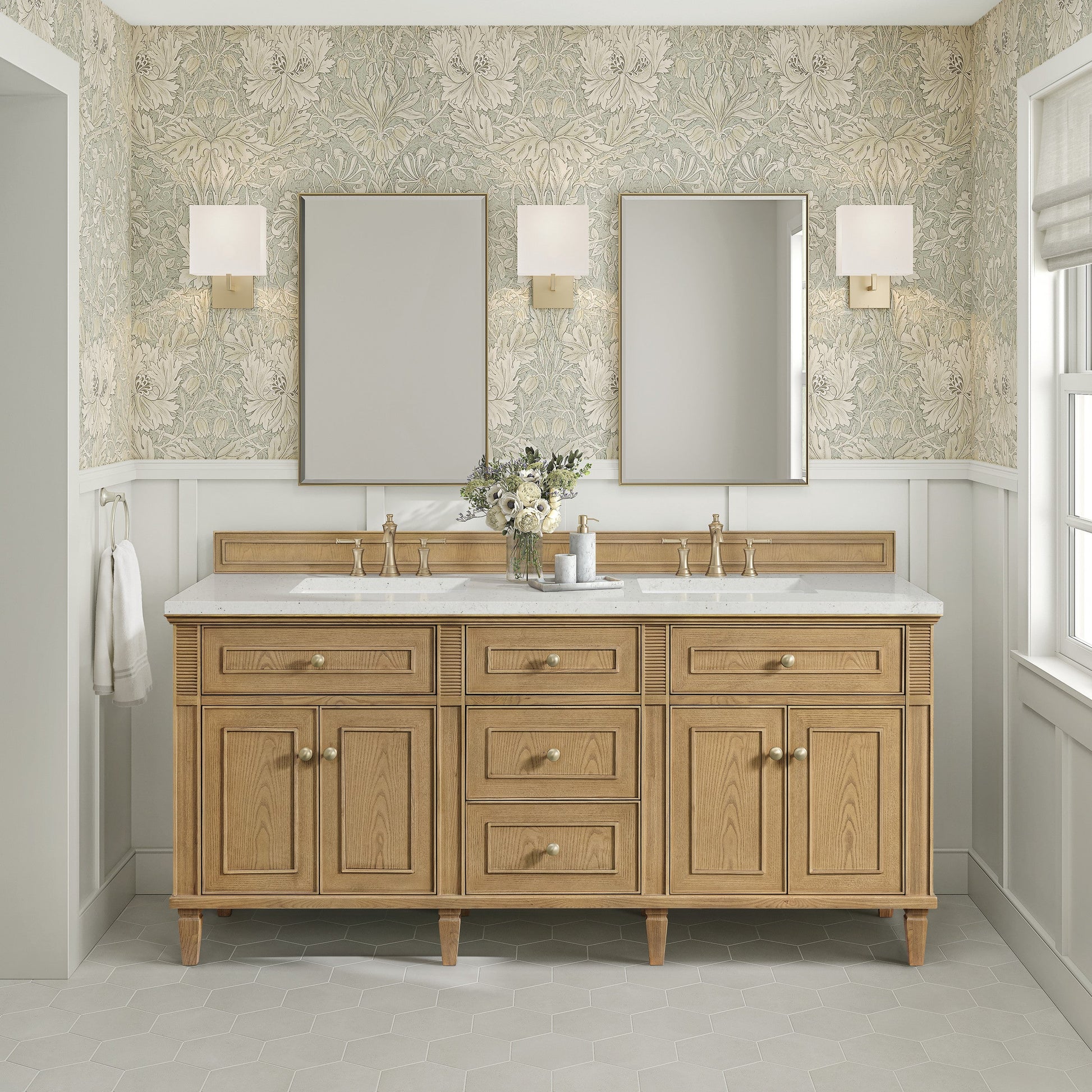 Light Natural Oak / Lime Delight - 3 Faucet Holes