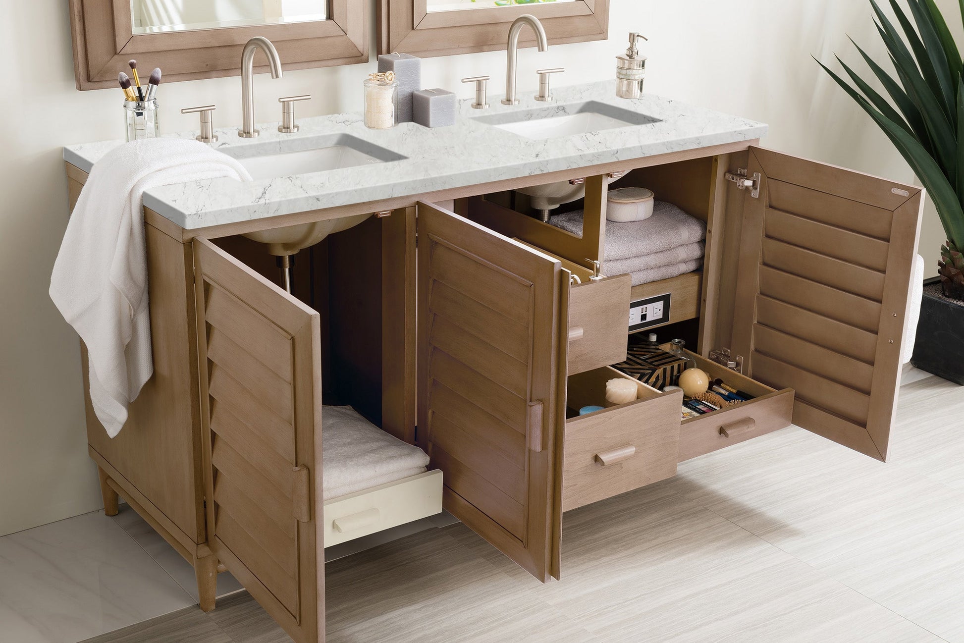 Whitewashed Walnut / Eternal Jasmine Pearl - 3 Faucet Holes