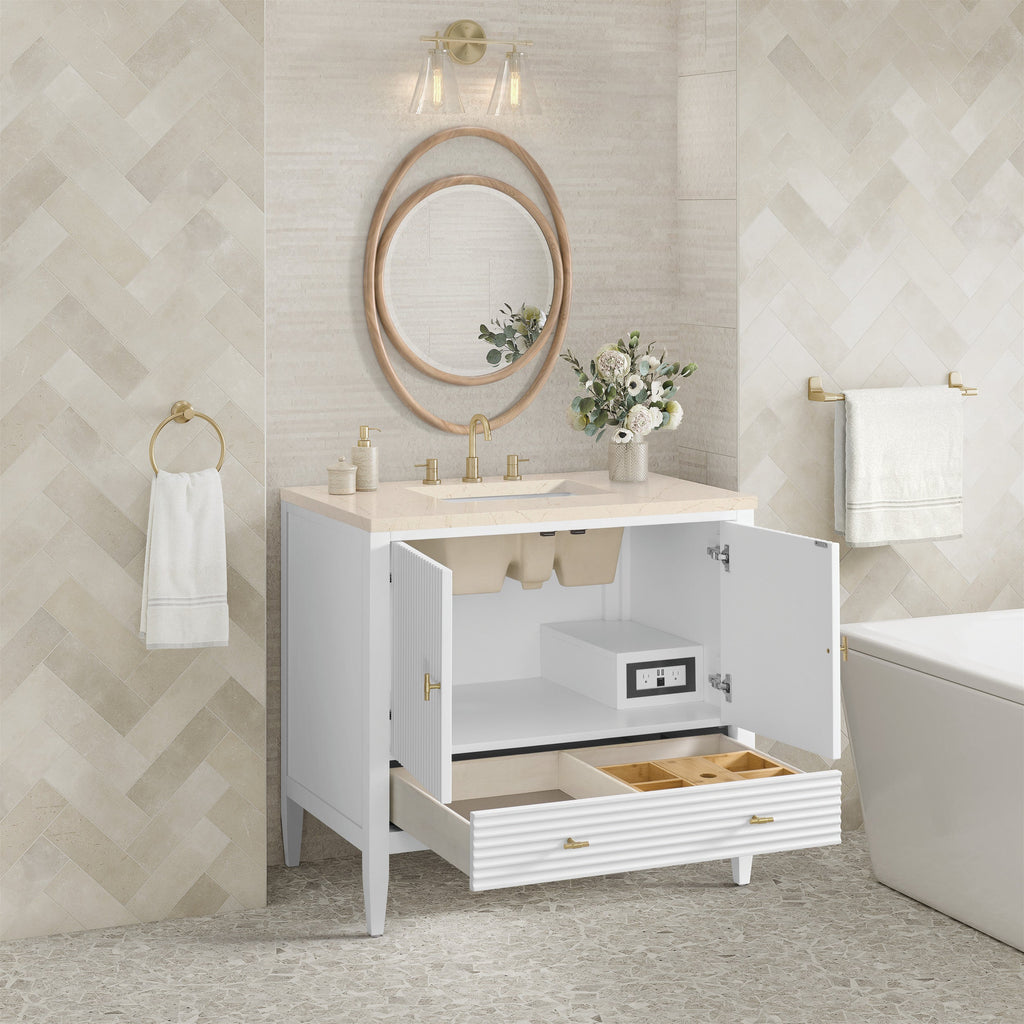 Bright White / Eternal Marfil - 3 Faucet Holes