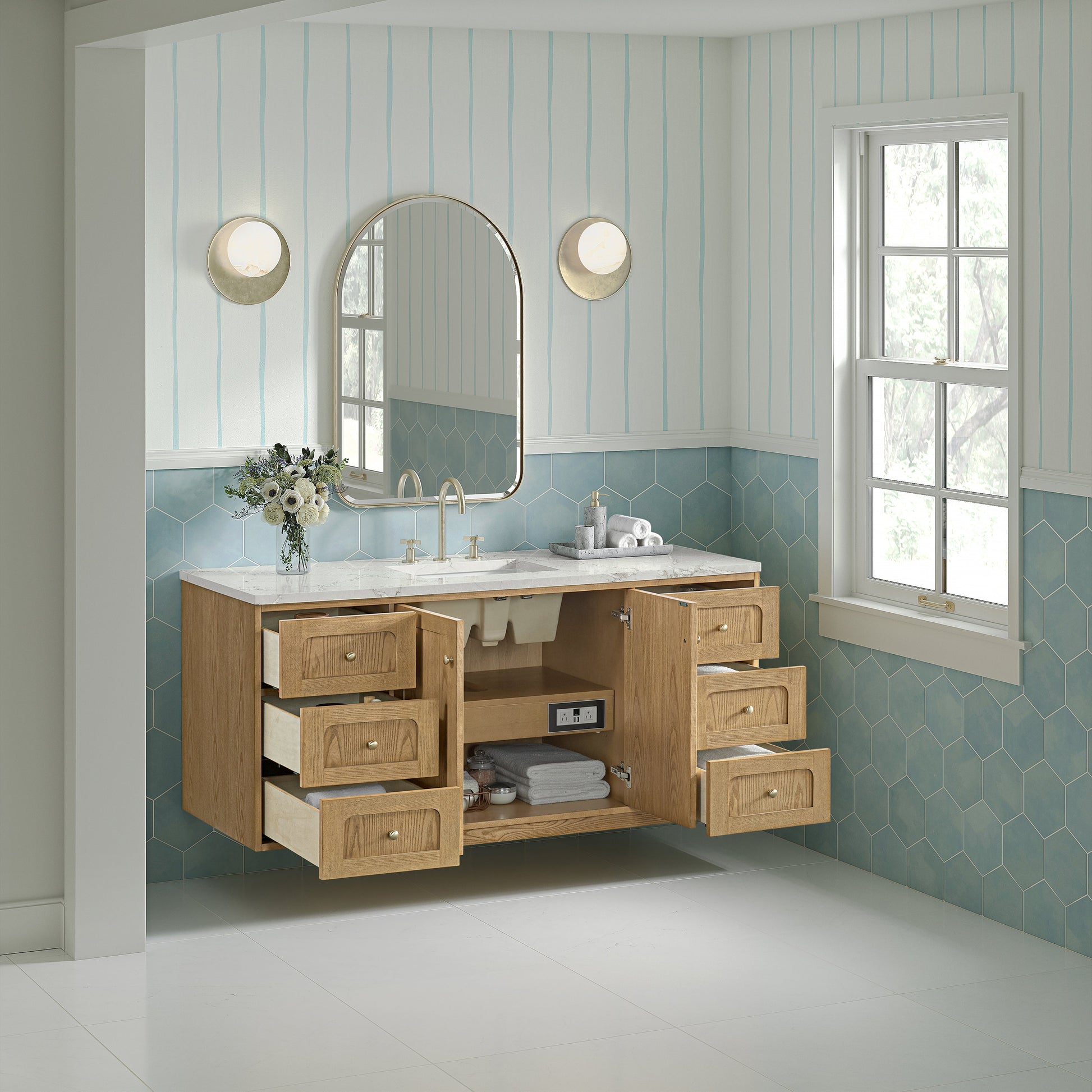 Light Natural Oak / Victorian Silver - 3 Faucet Holes