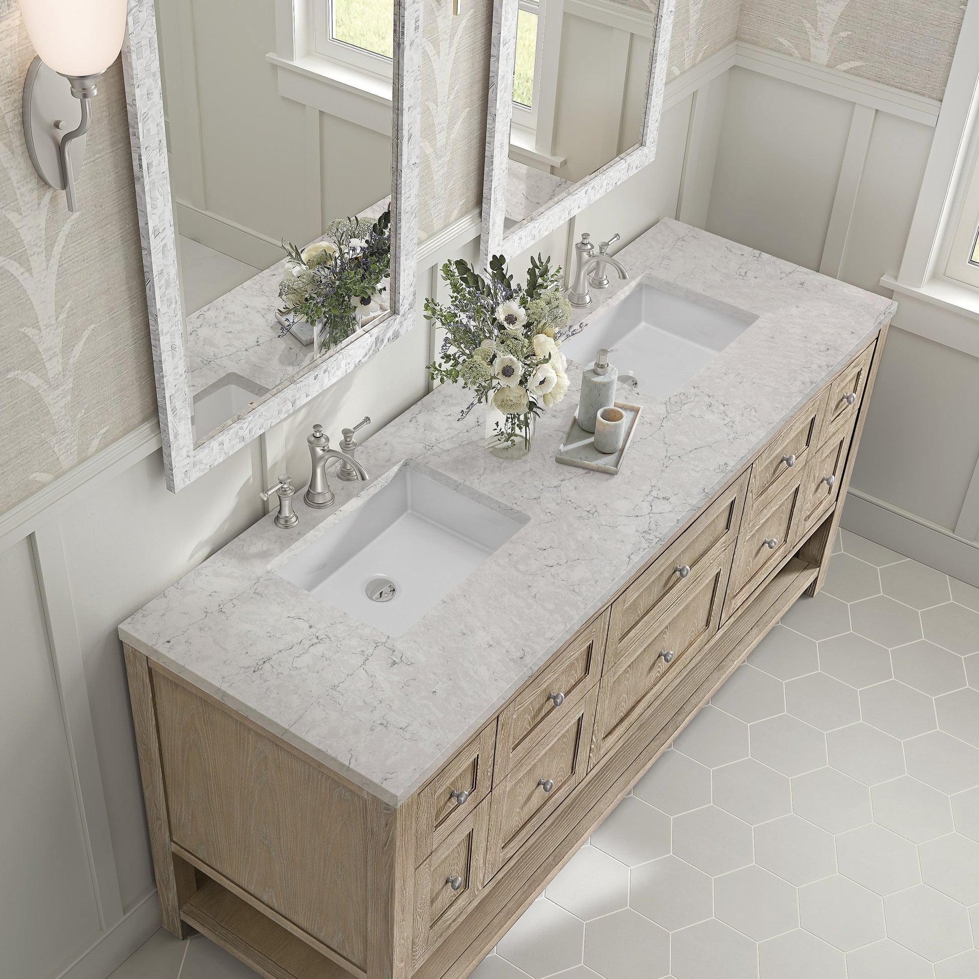 Whitewashed Oak / Eternal Jasmine Pearl - 3 Faucet Holes