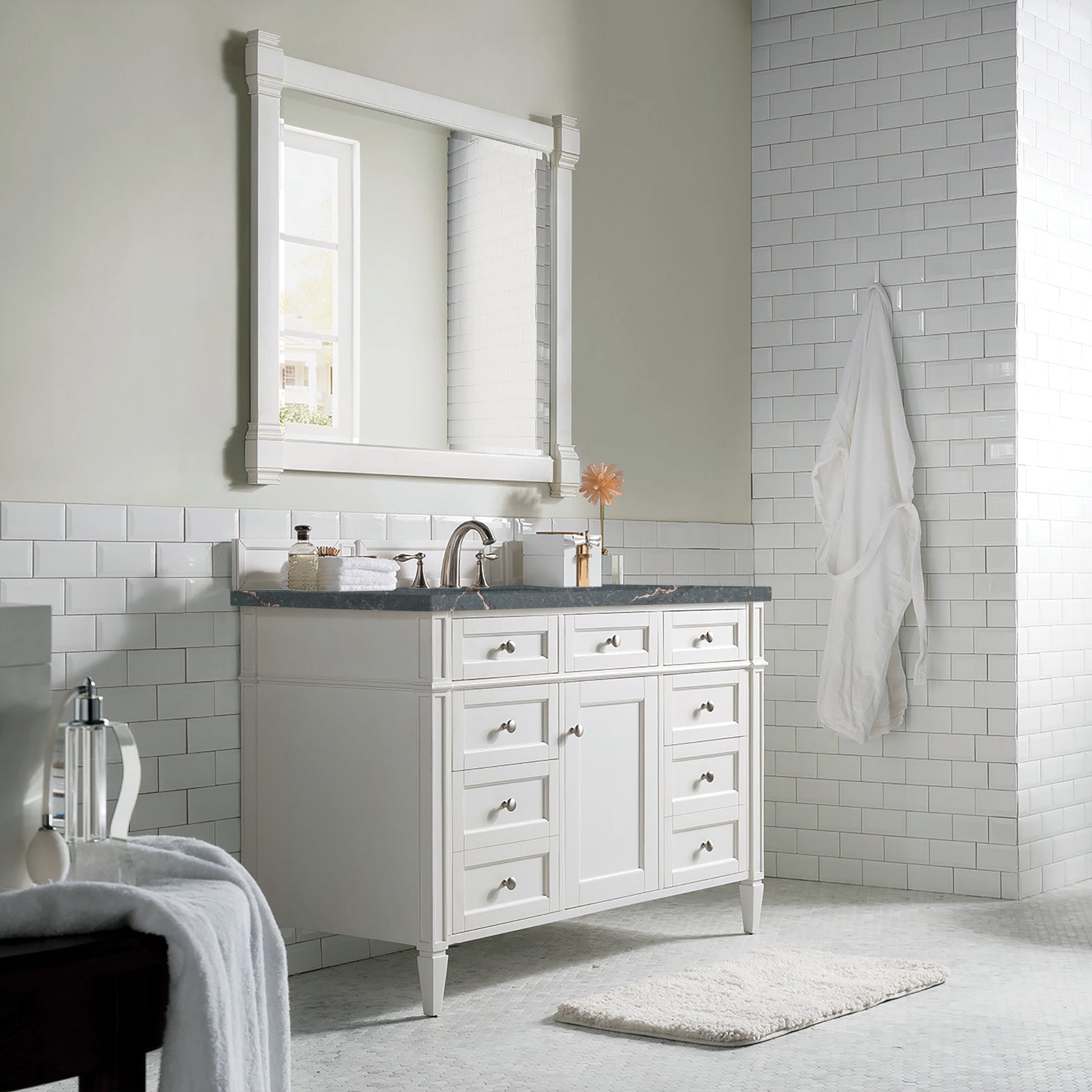 Bright White / Parisien Bleu - 3 Faucet Holes