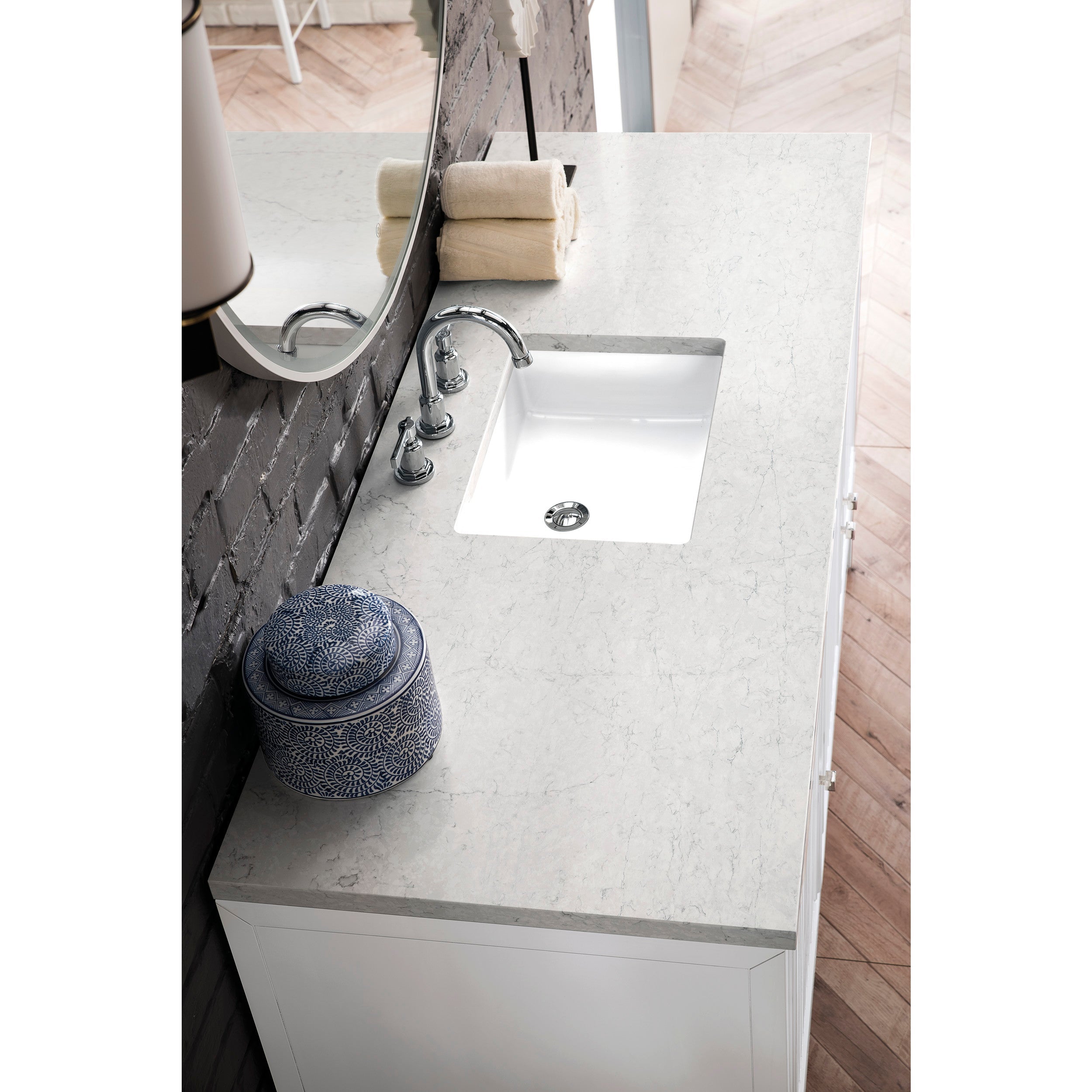 Glossy White / Eternal Jasmine Pearl - 3 Faucet Holes