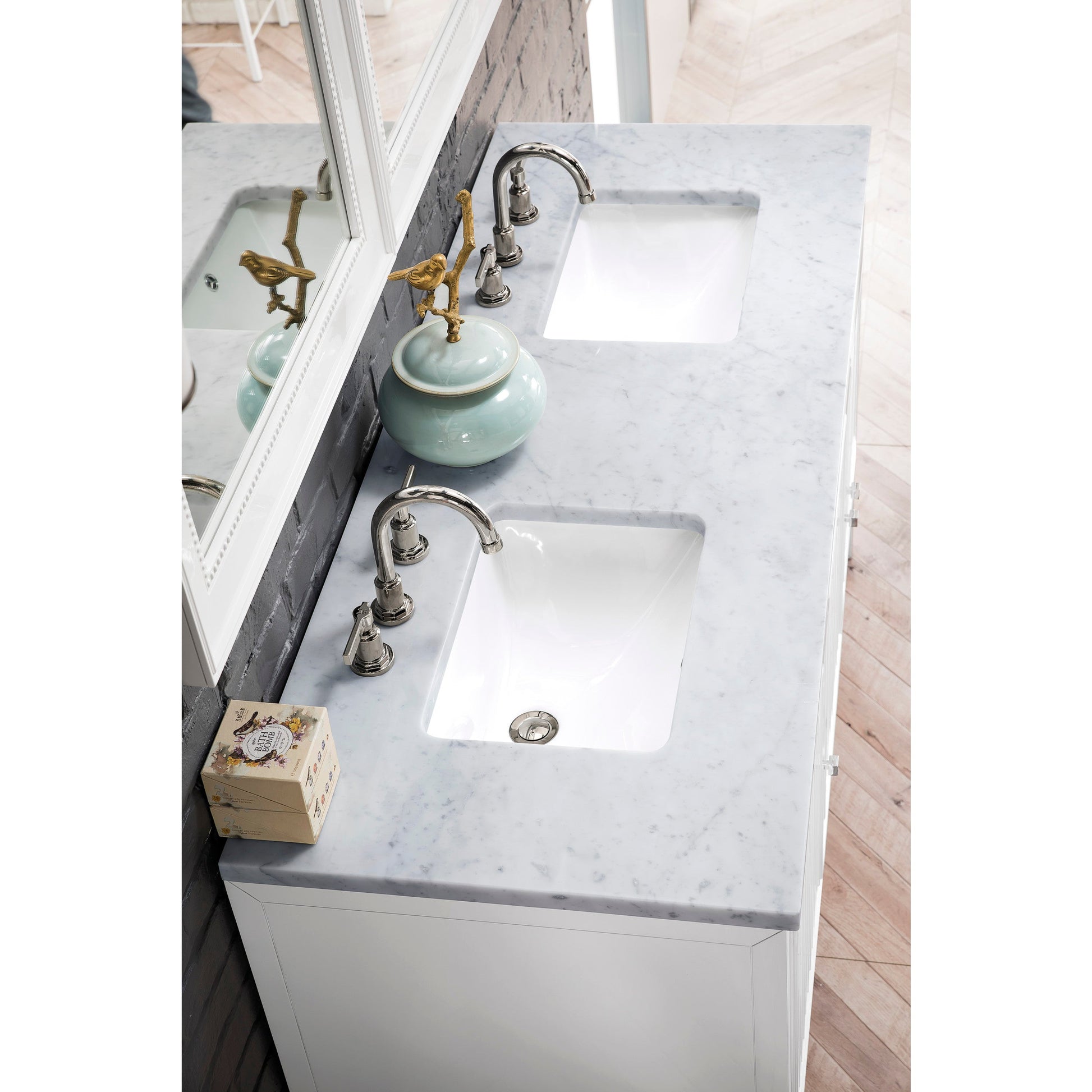 Glossy White / Carrara White - 3 Faucet Holes