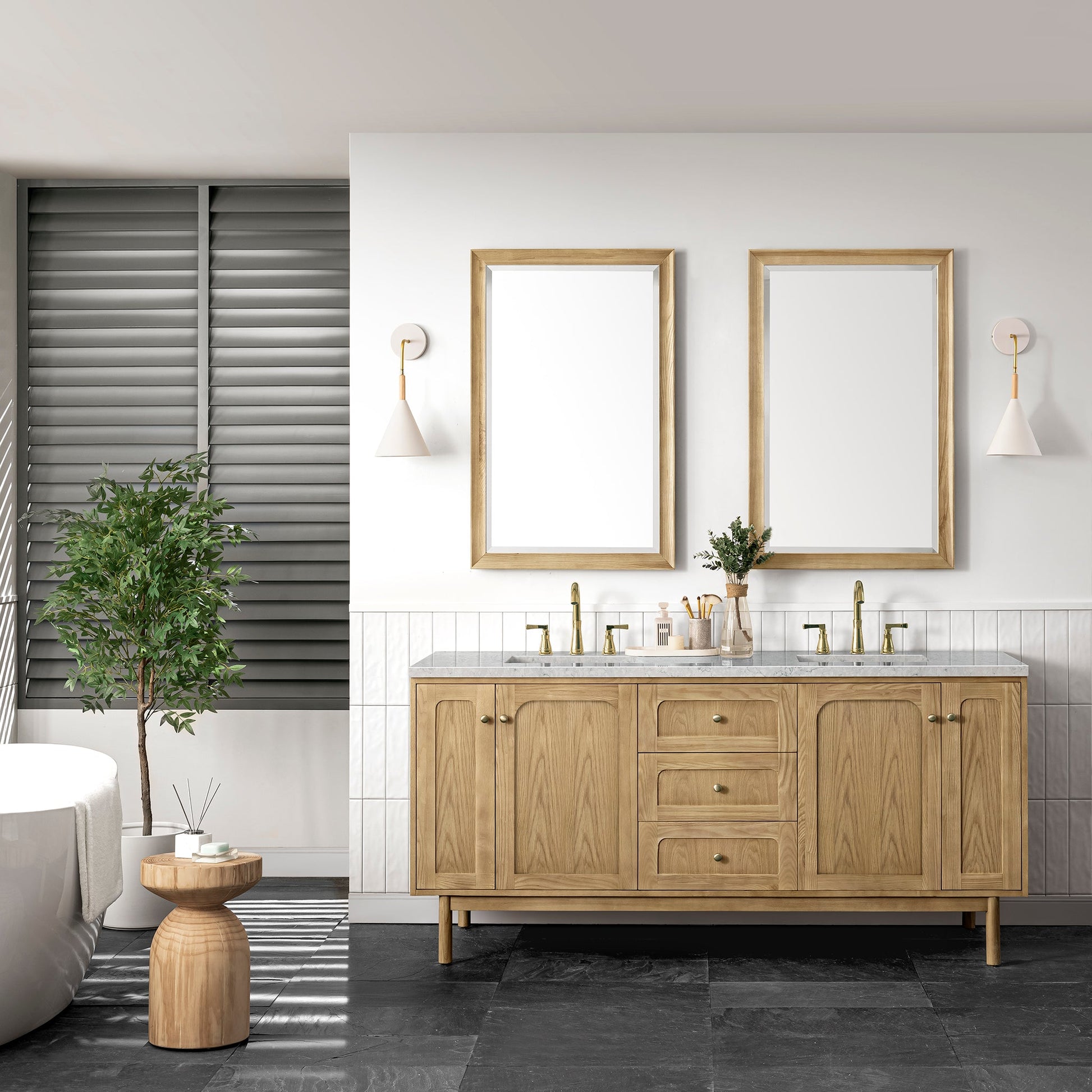 Light Natural Oak / Eternal Jasmine Pearl - 3 Faucet Holes