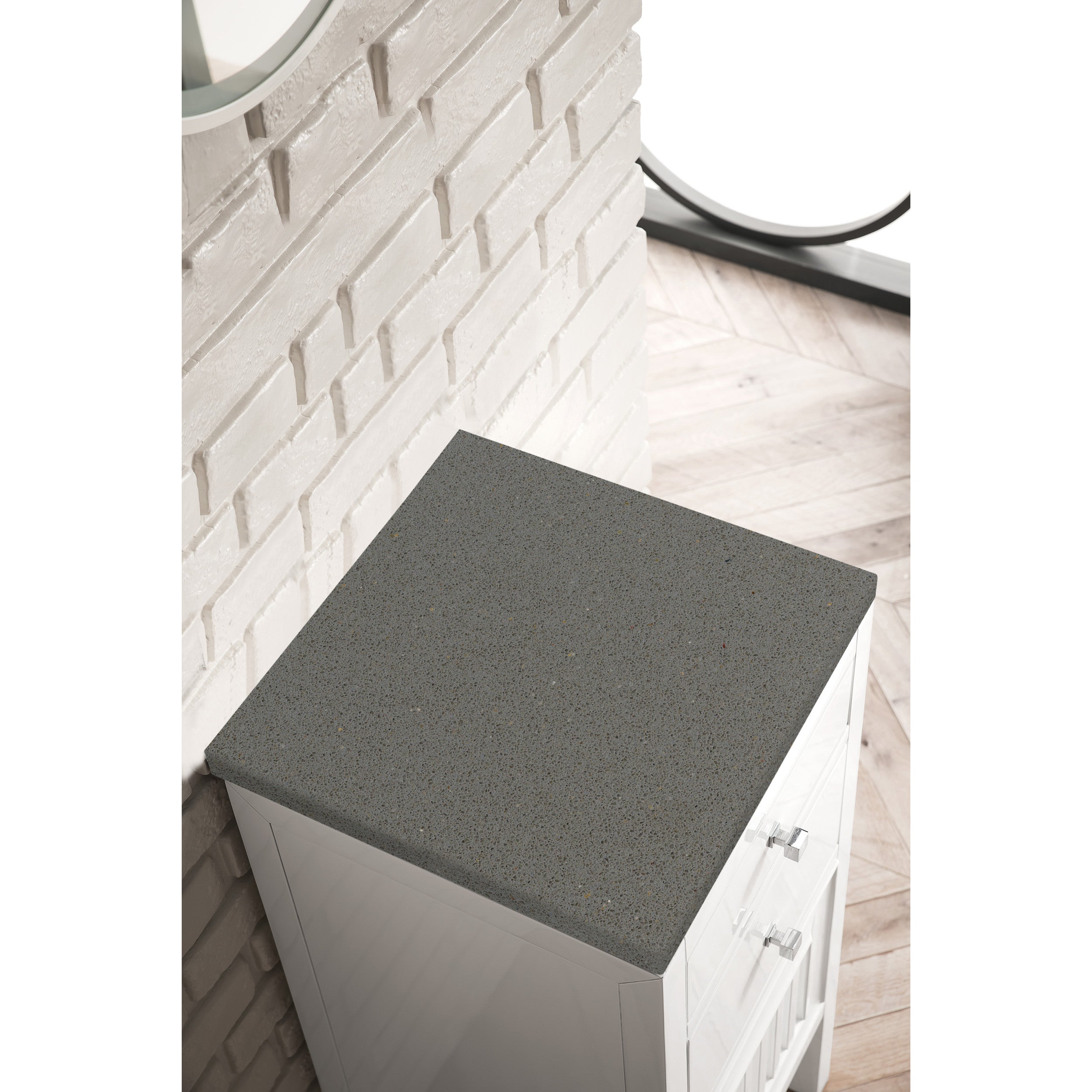 Glossy White / Grey Expo
