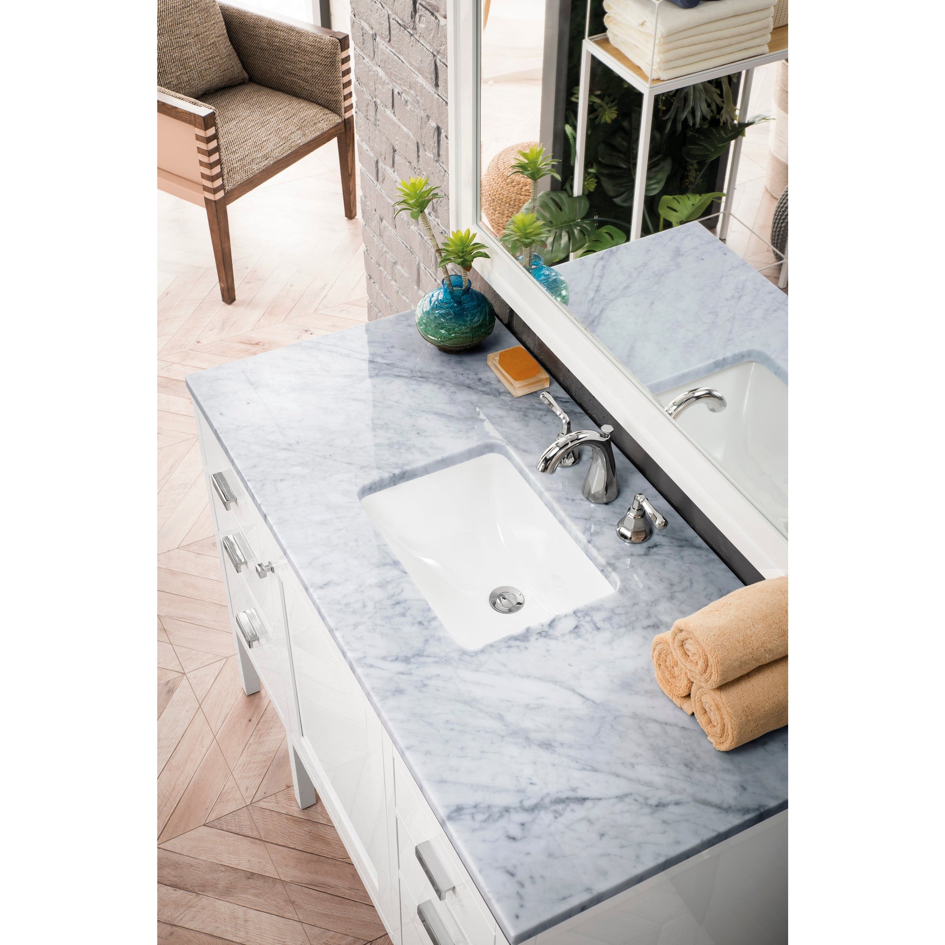Glossy White / Carrara White - 3 Faucet Holes