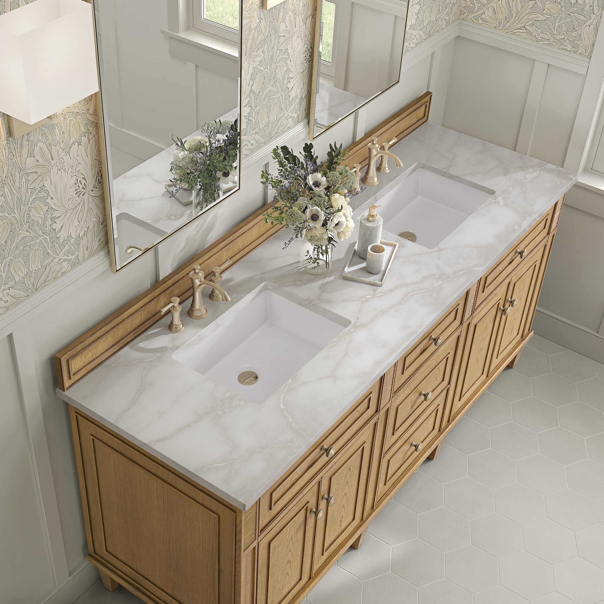 Light Natural Oak / Victorian Silver - 3 Faucet Holes