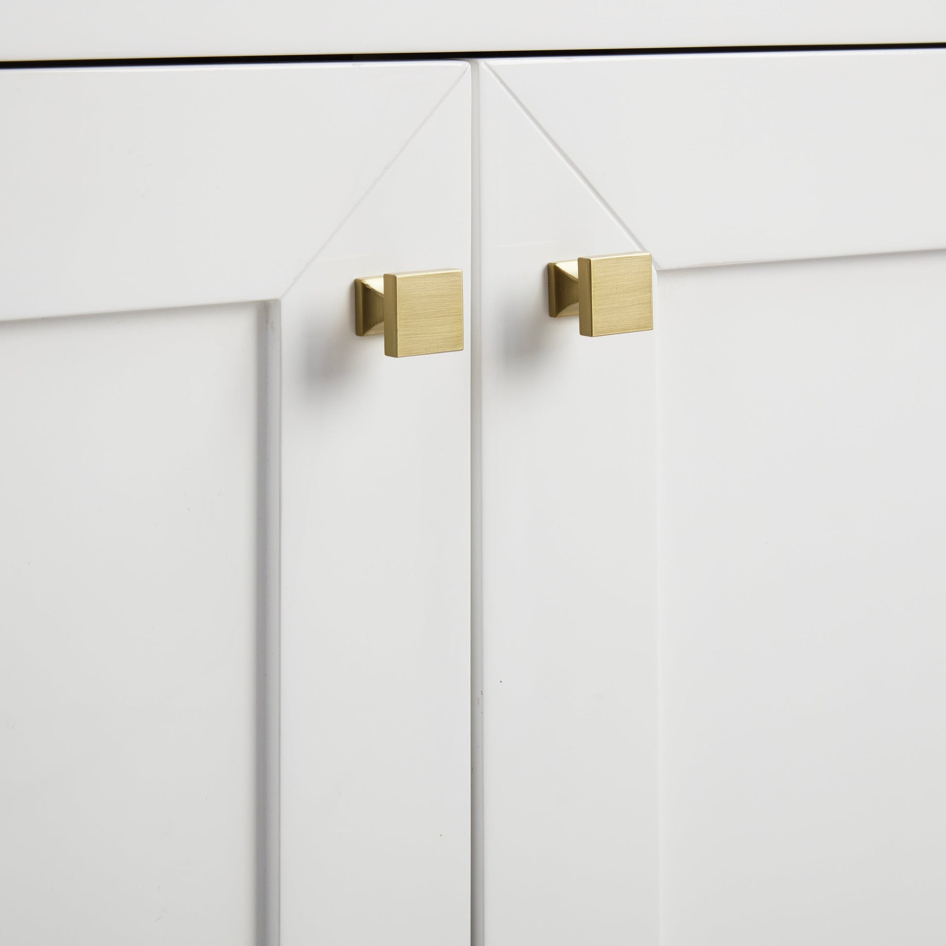 Glossy White / Champagne Brass