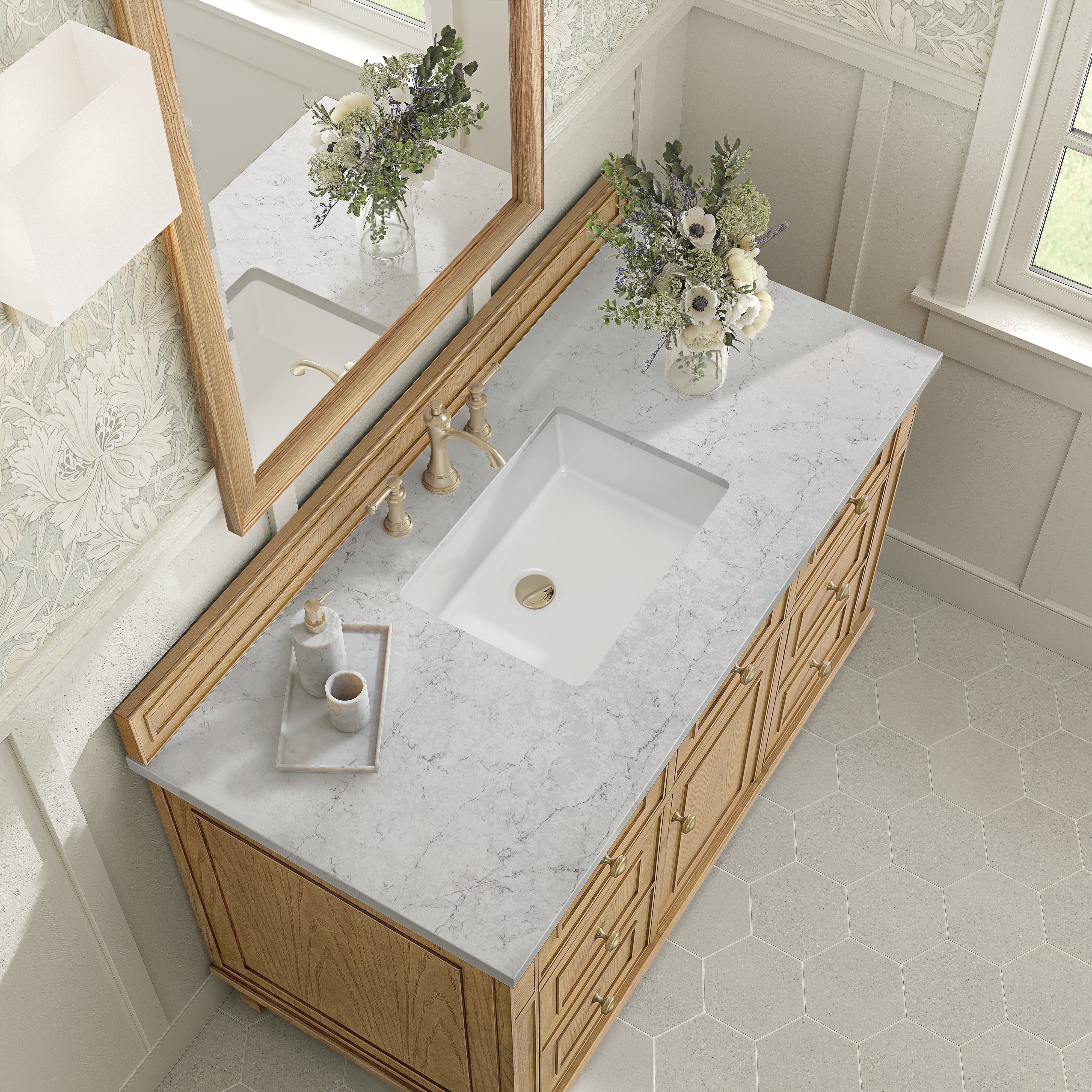 Light Natural Oak / Eternal Jasmine Pearl - 3 Faucet Holes