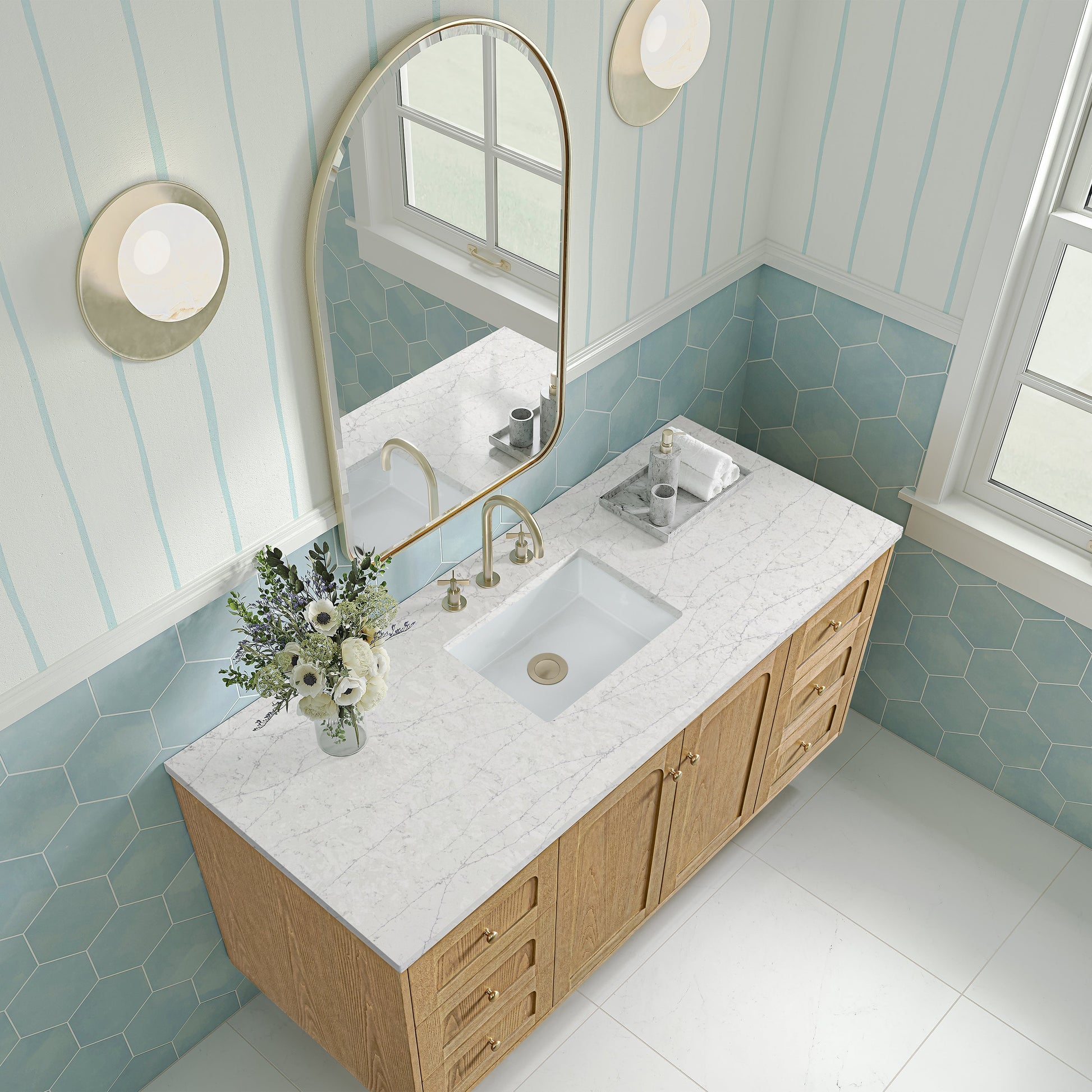 Light Natural Oak / Eternal Jasmine Pearl - 3 Faucet Holes