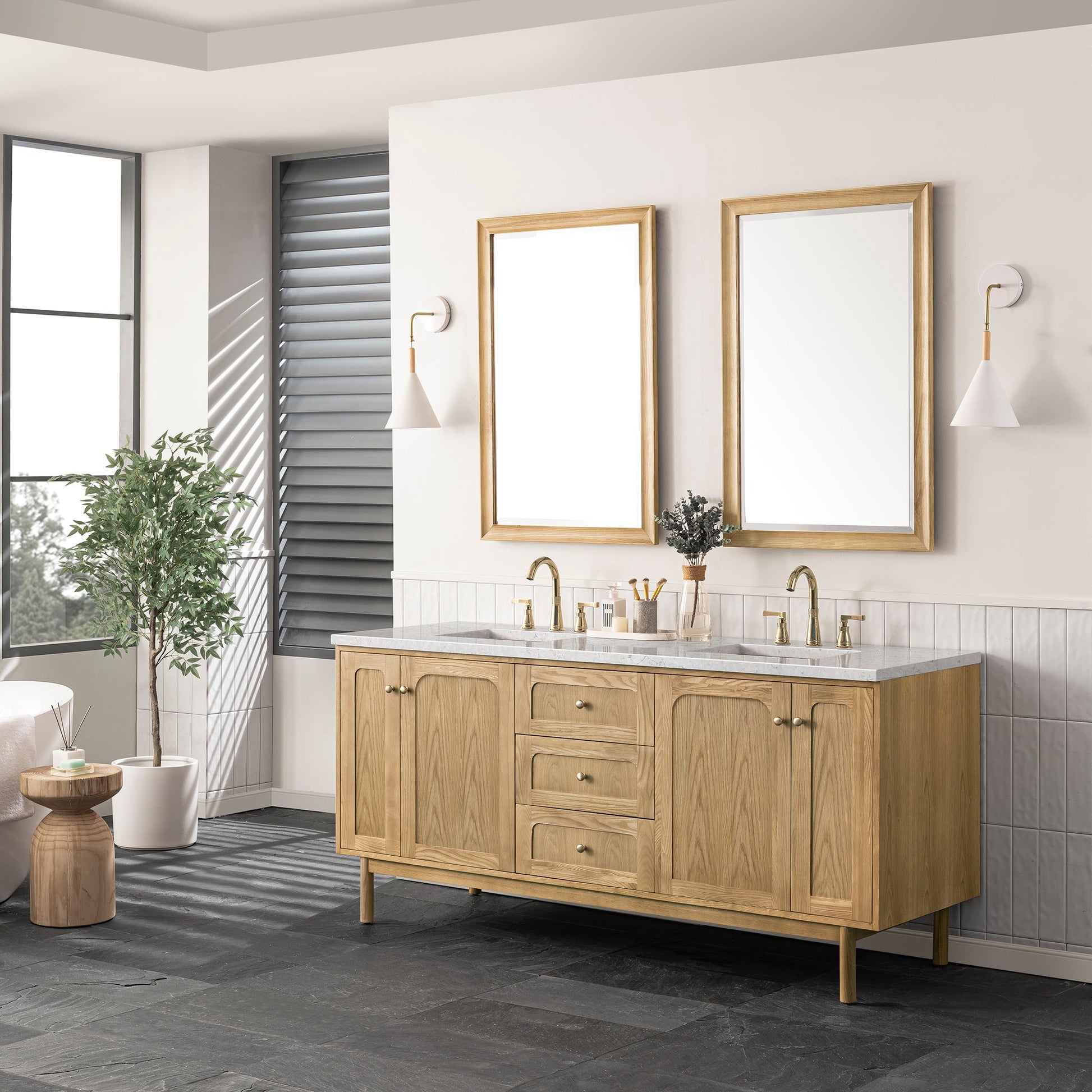 Light Natural Oak / Eternal Jasmine Pearl - 3 Faucet Holes
