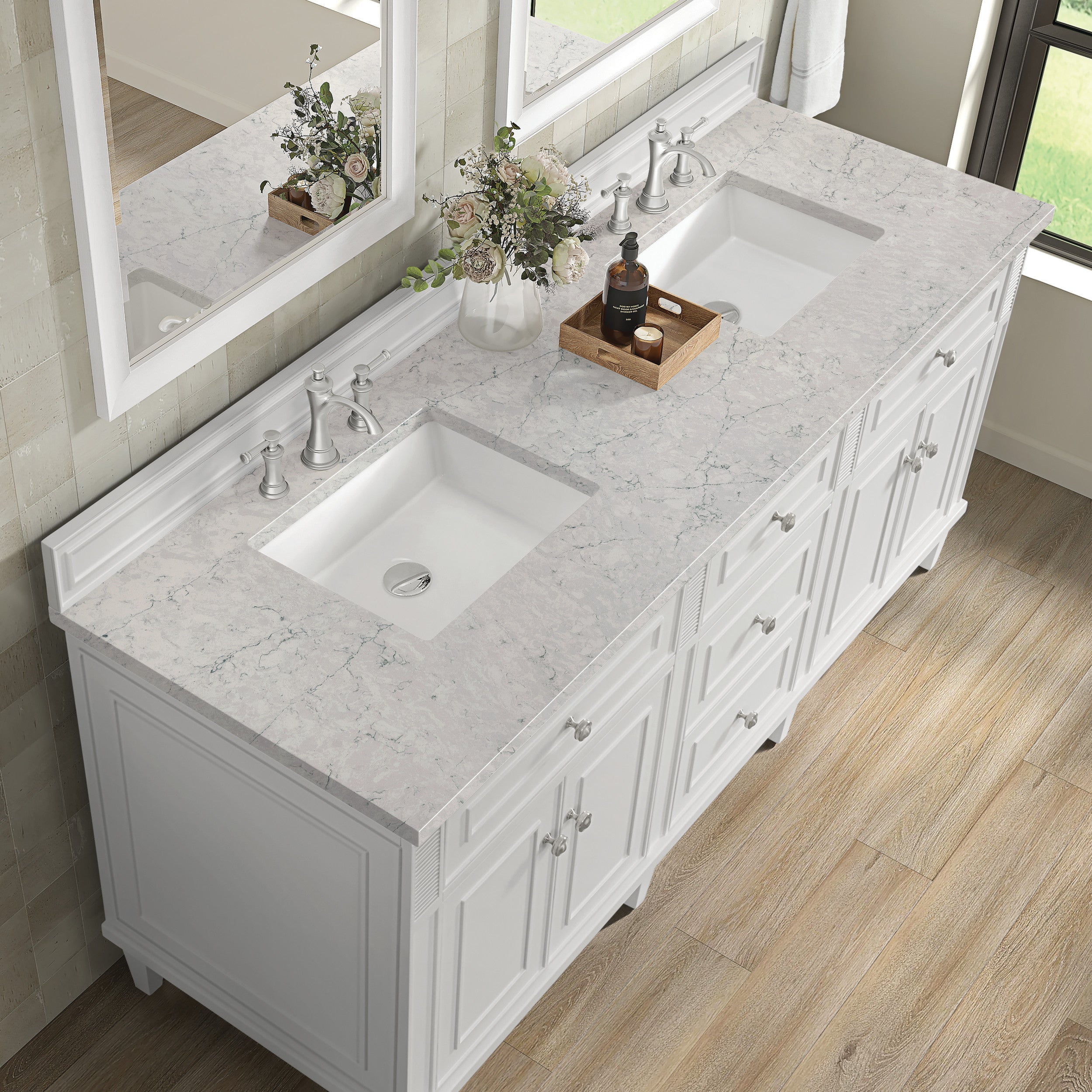 Bright White / Eternal Jasmine Pearl - 3 Faucet Holes