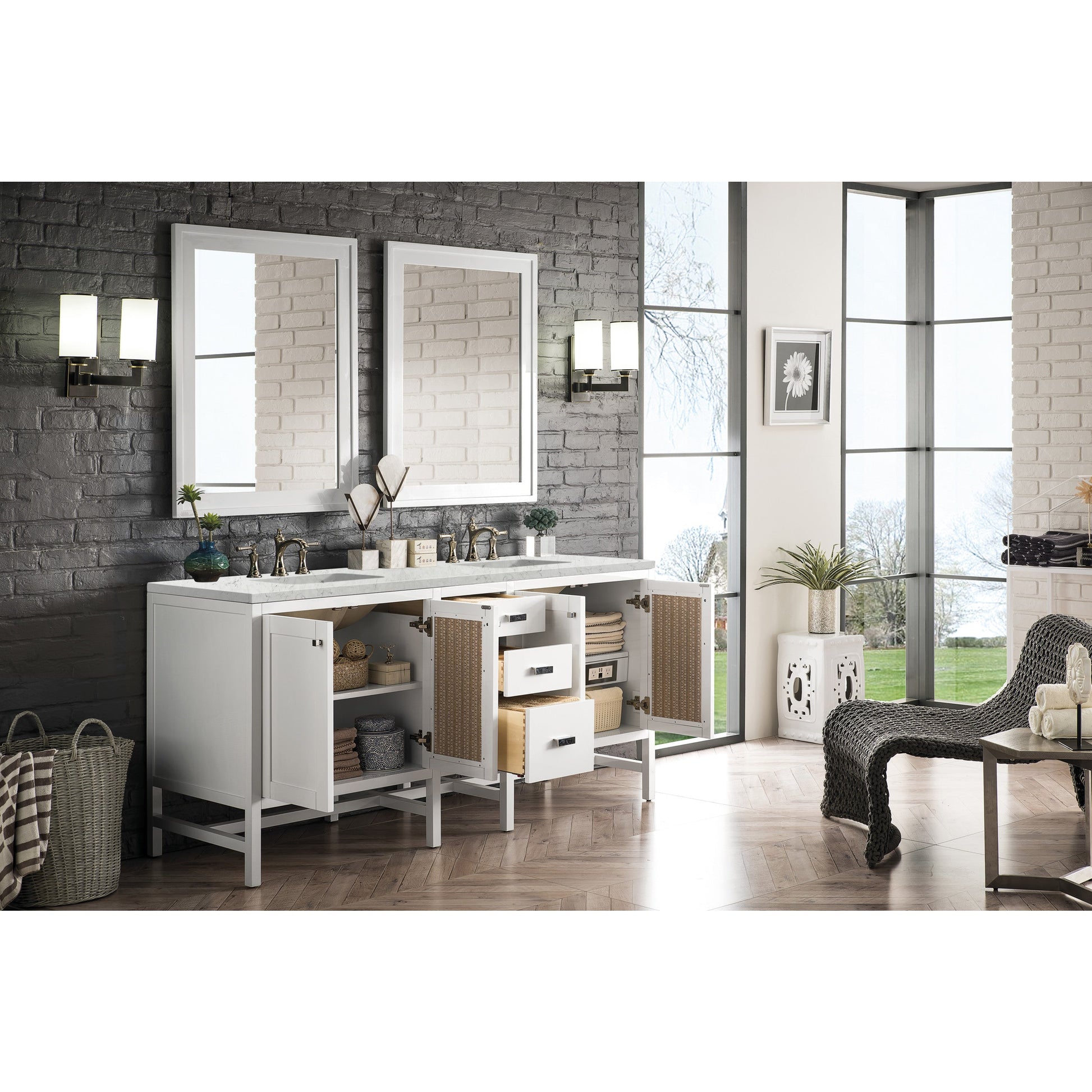Glossy White / Eternal Jasmine Pearl - 3 Faucet Holes