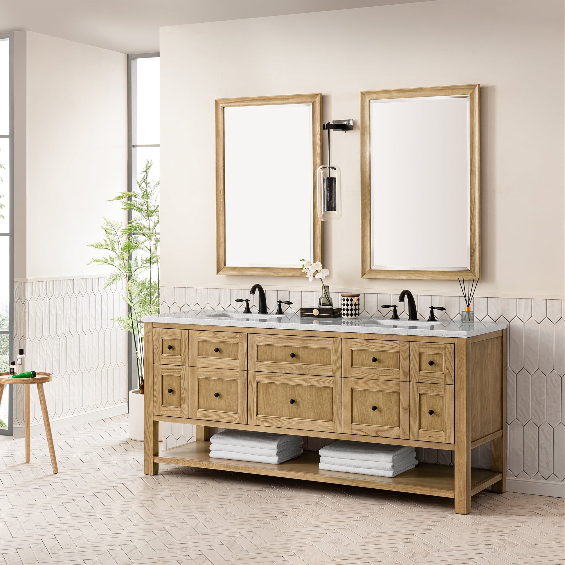 Light Natural Oak / Eternal Jasmine Pearl - 3 Faucet Holes