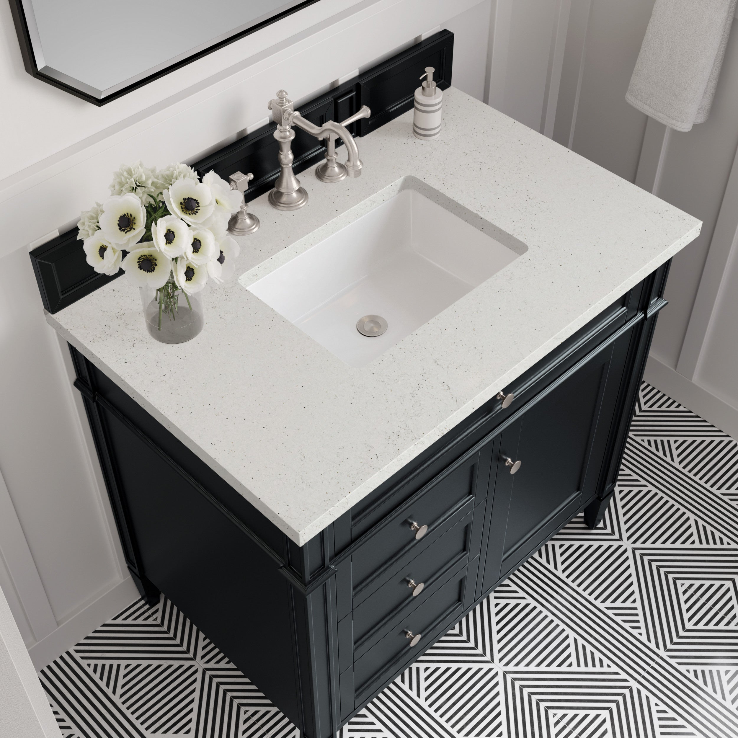 Black Onyx / Lime Delight - 3 Faucet Holes