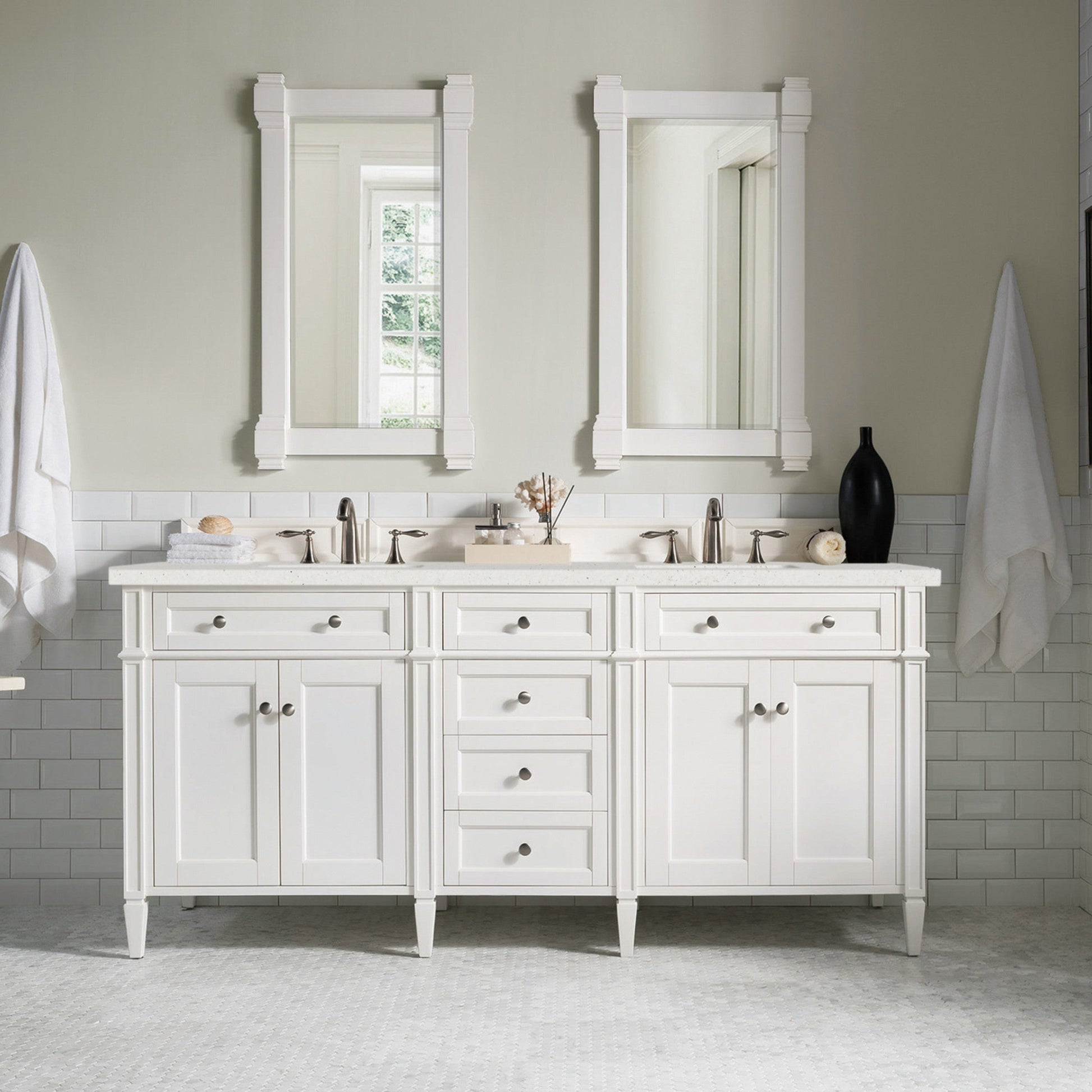 Bright White / Lime Delight - 3 Faucet Holes