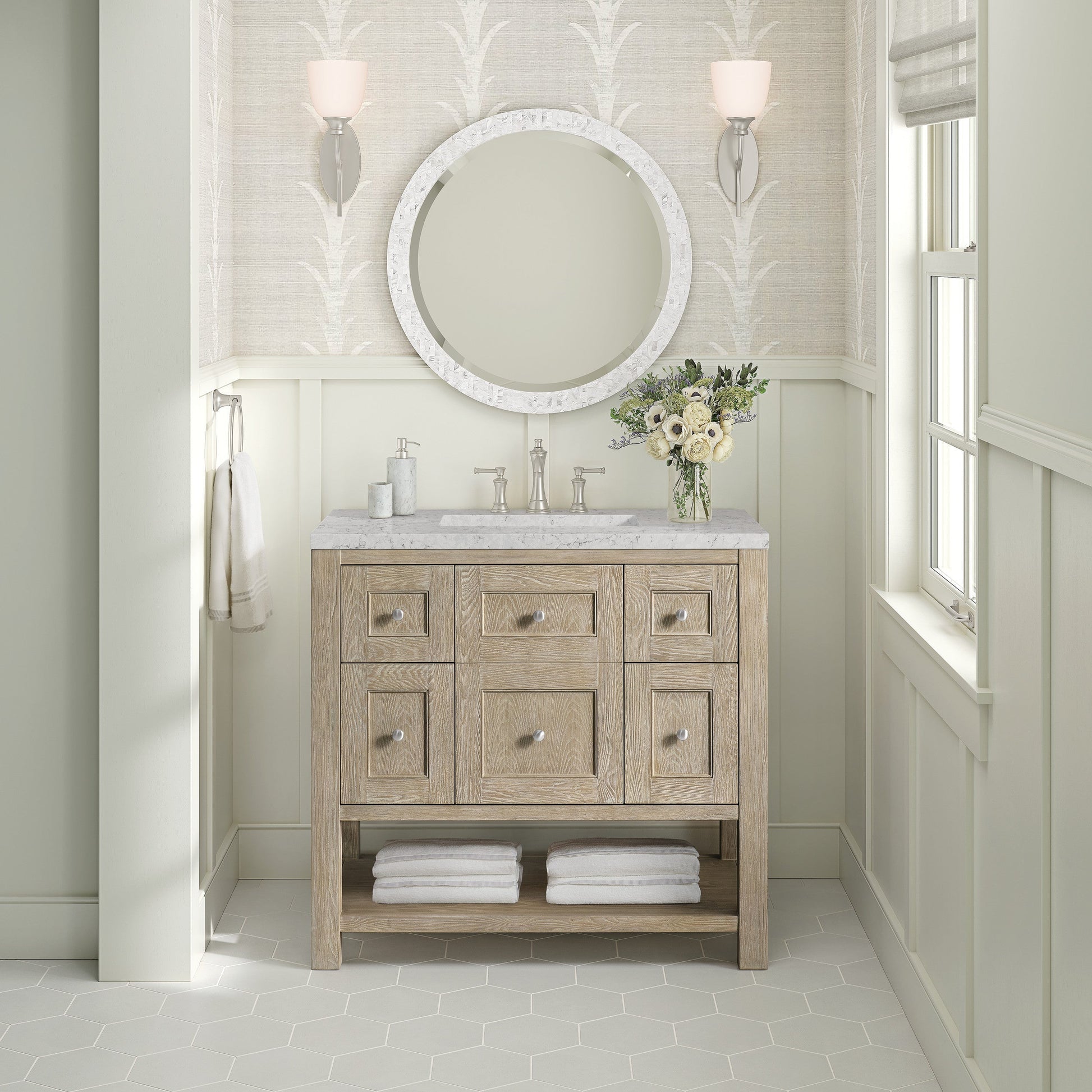 Whitewashed Oak / Eternal Jasmine Pearl - 3 Faucet Holes