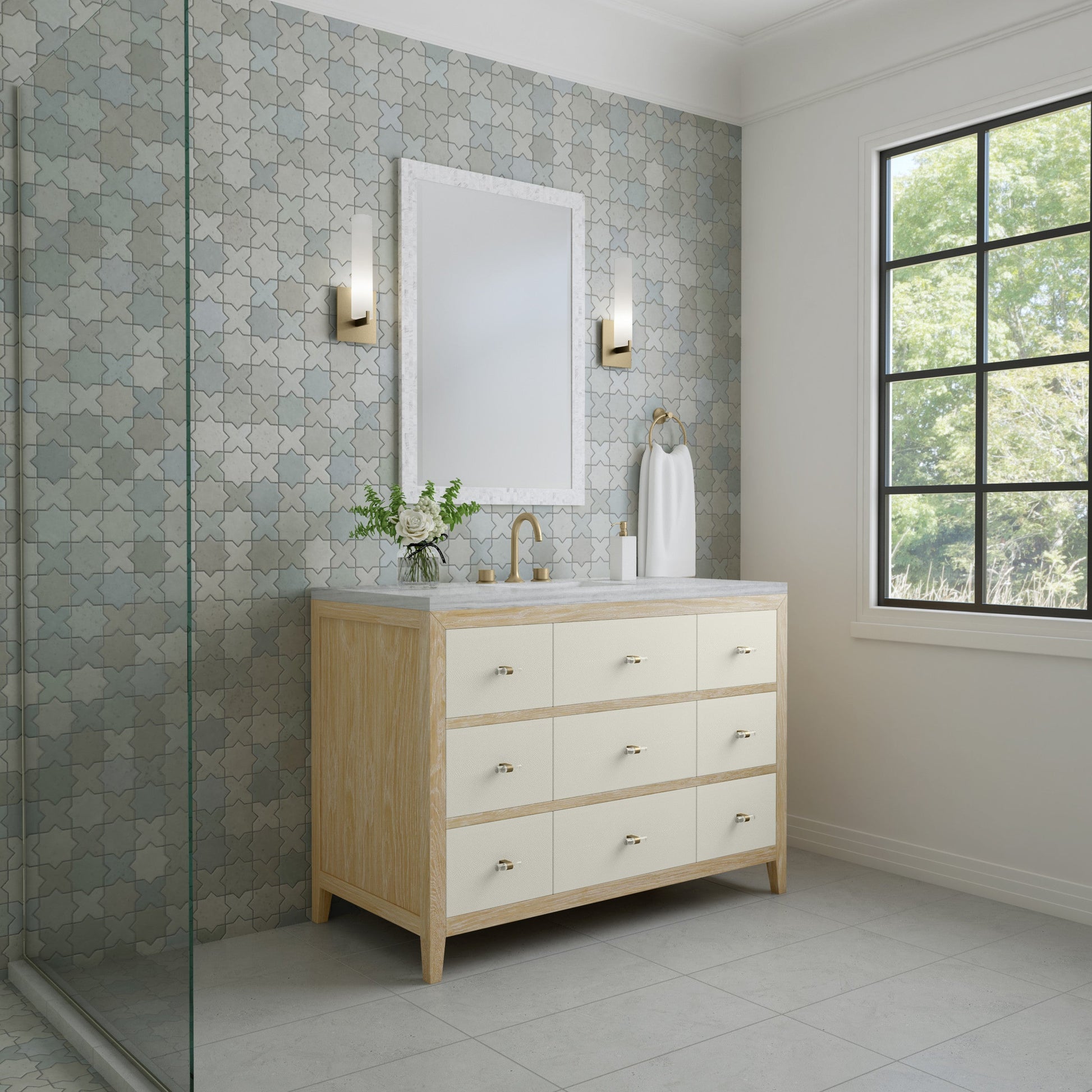 Sunwashed Oak with Embossed Shagreen Drawer Fronts / Arctic Fall - 3 Faucet Holes