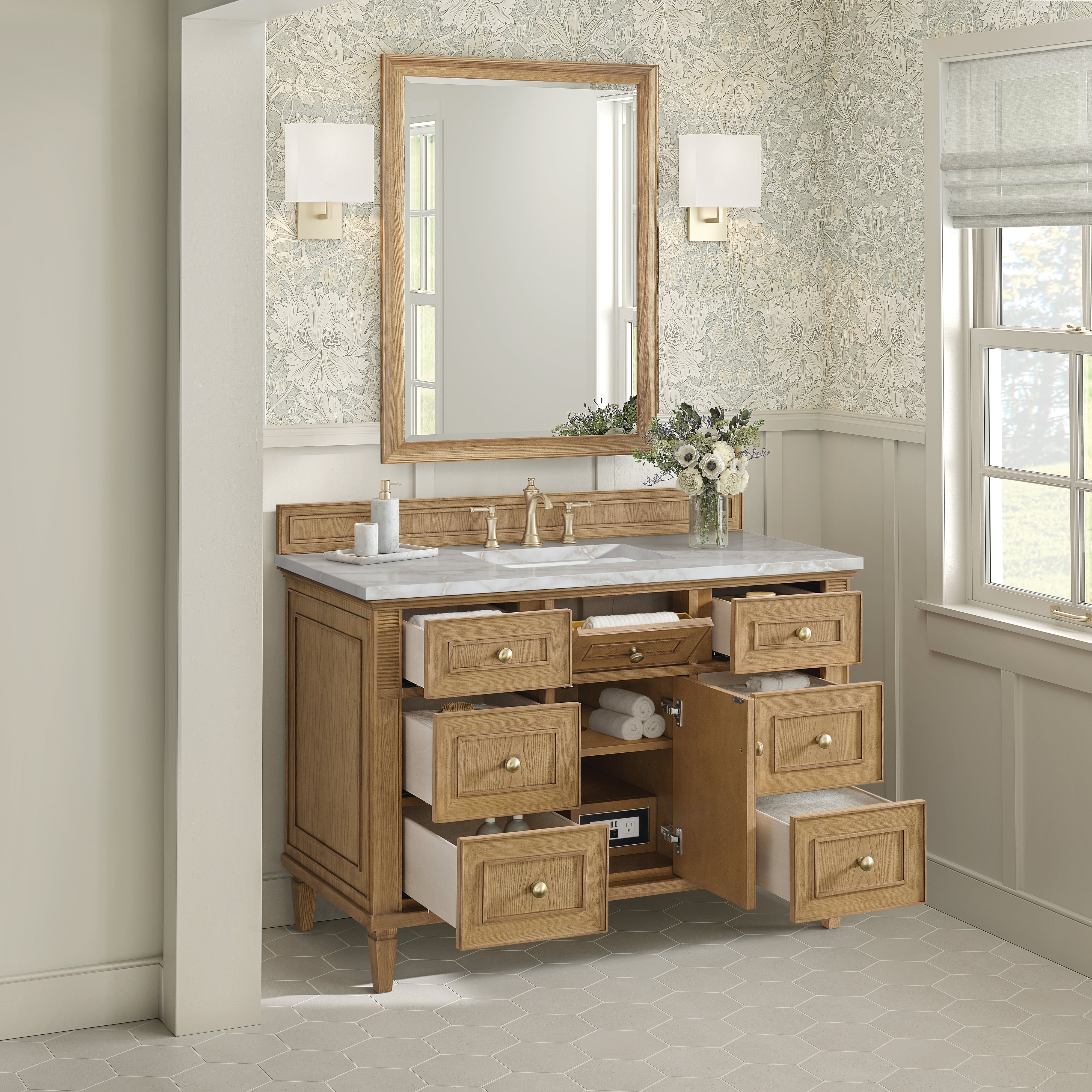 Light Natural Oak / Victorian Silver - 3 Faucet Holes