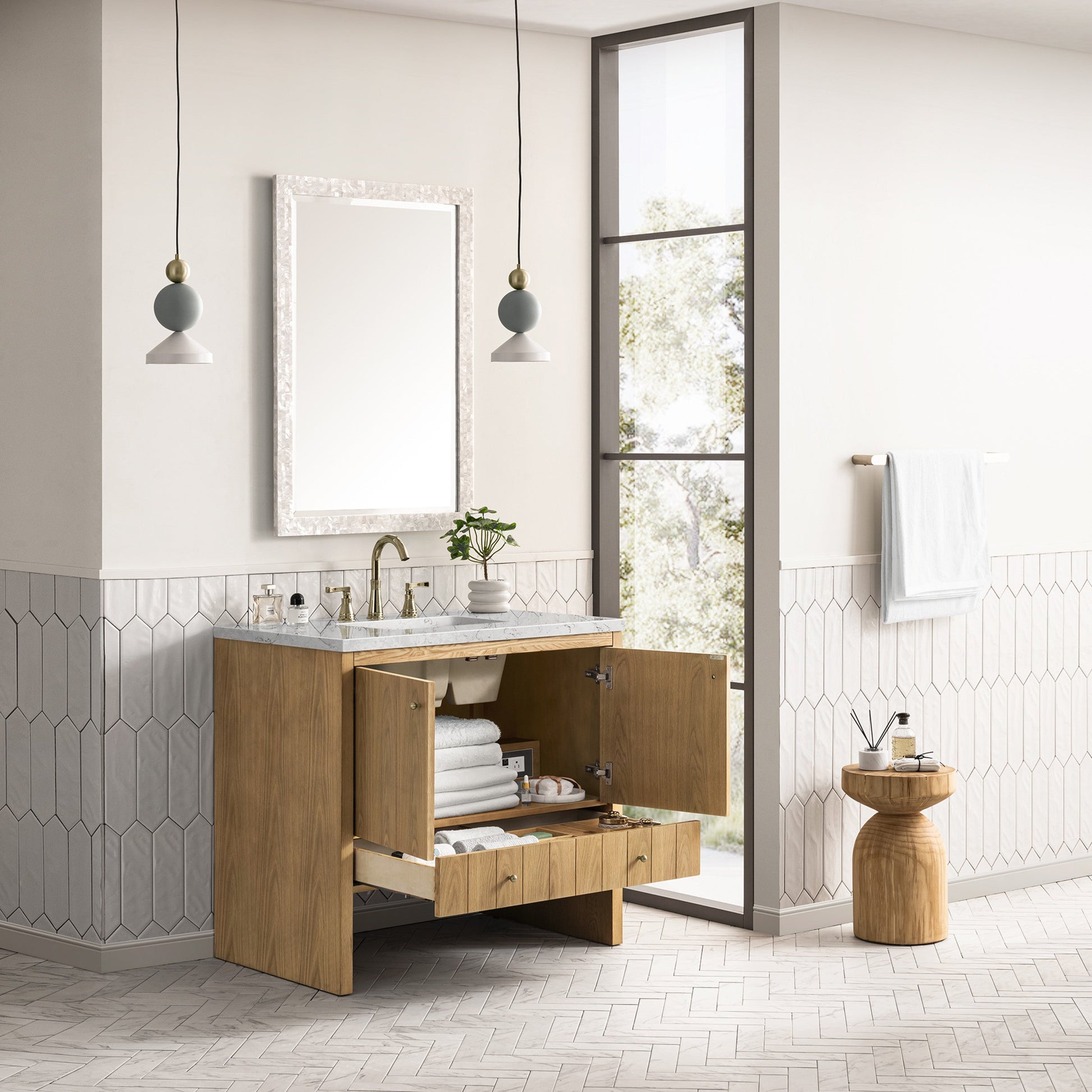 Light Natural Oak / Eternal Jasmine Pearl - 3 Faucet Holes