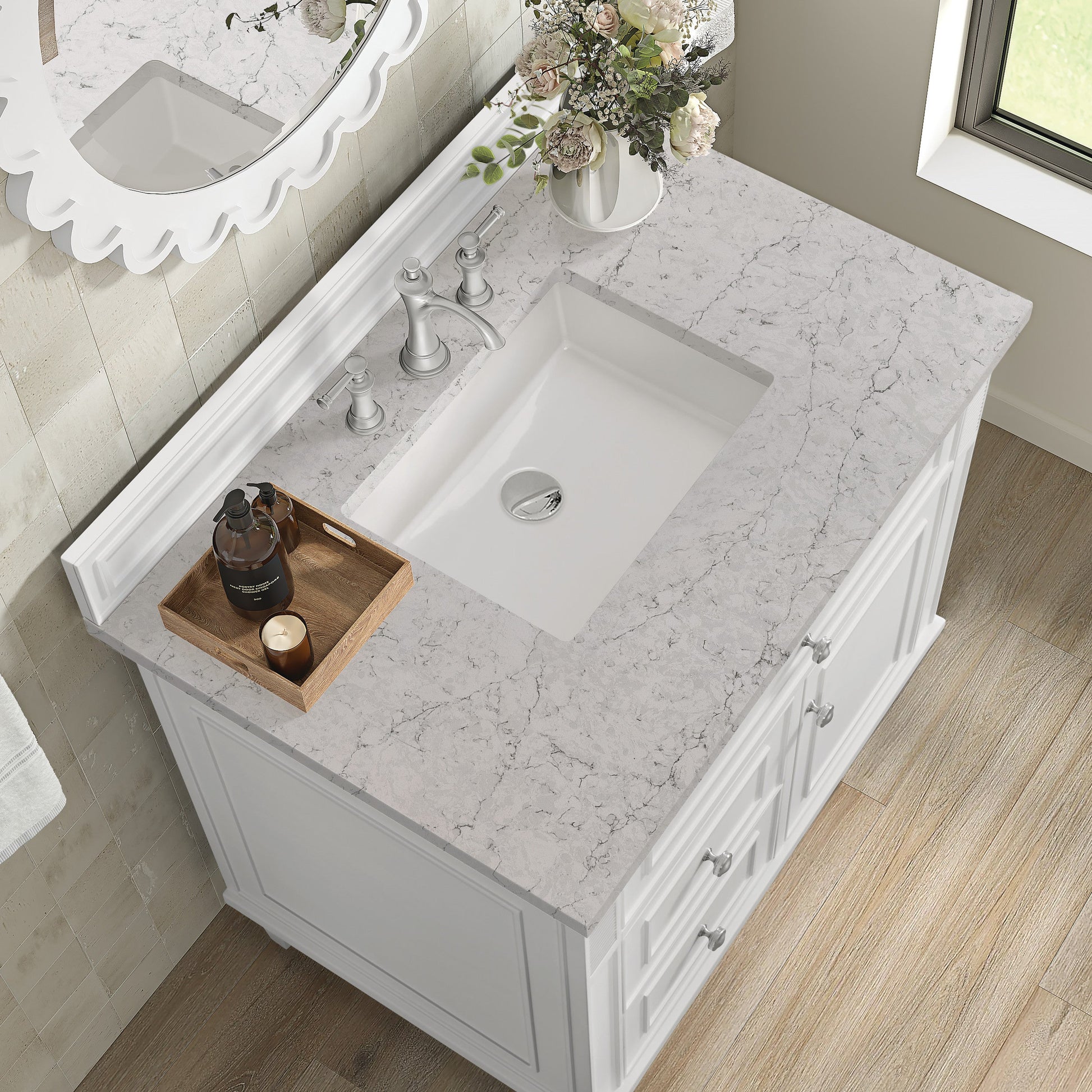 Bright White / Eternal Jasmine Pearl - 3 Faucet Holes