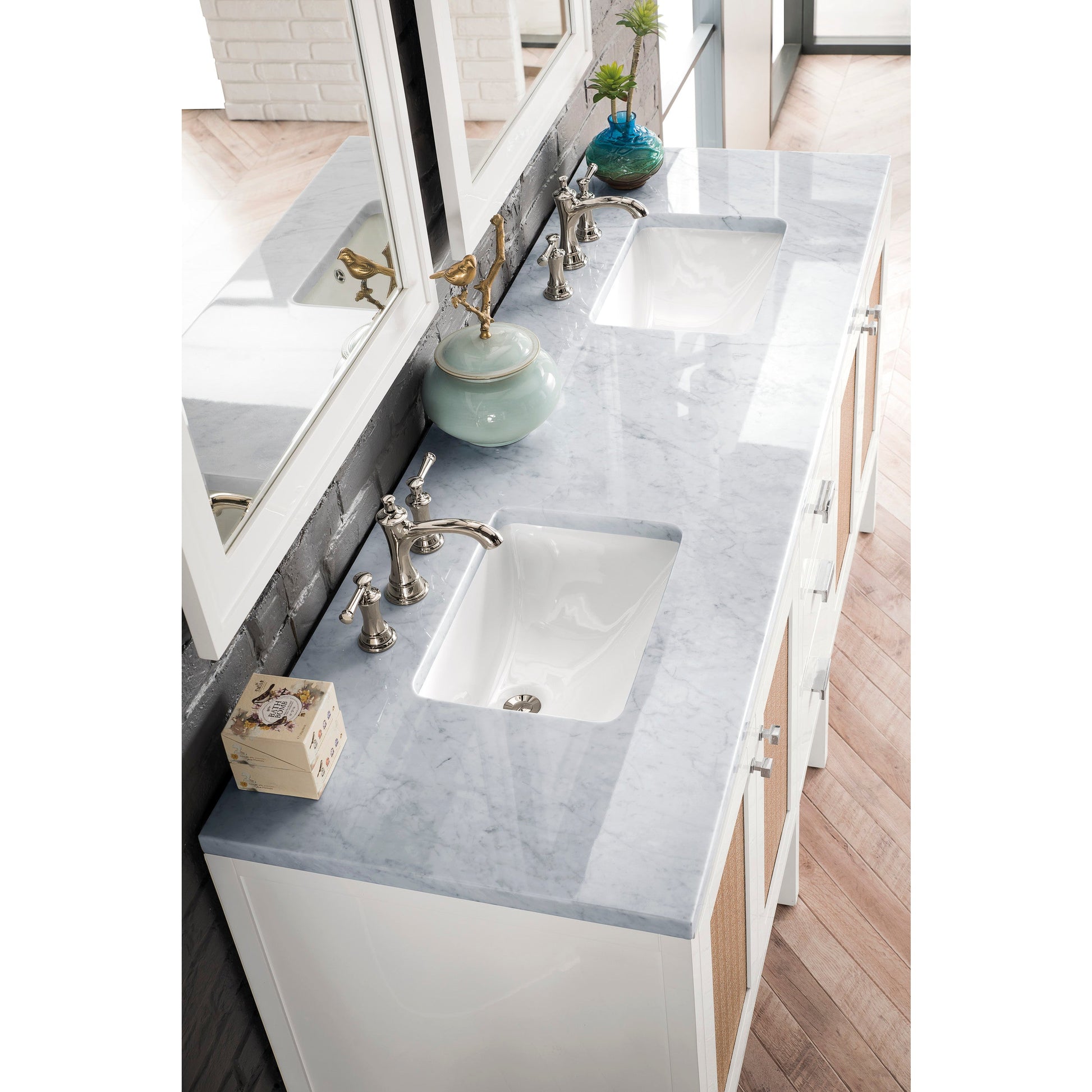 Glossy White / Carrara White - 3 Faucet Holes