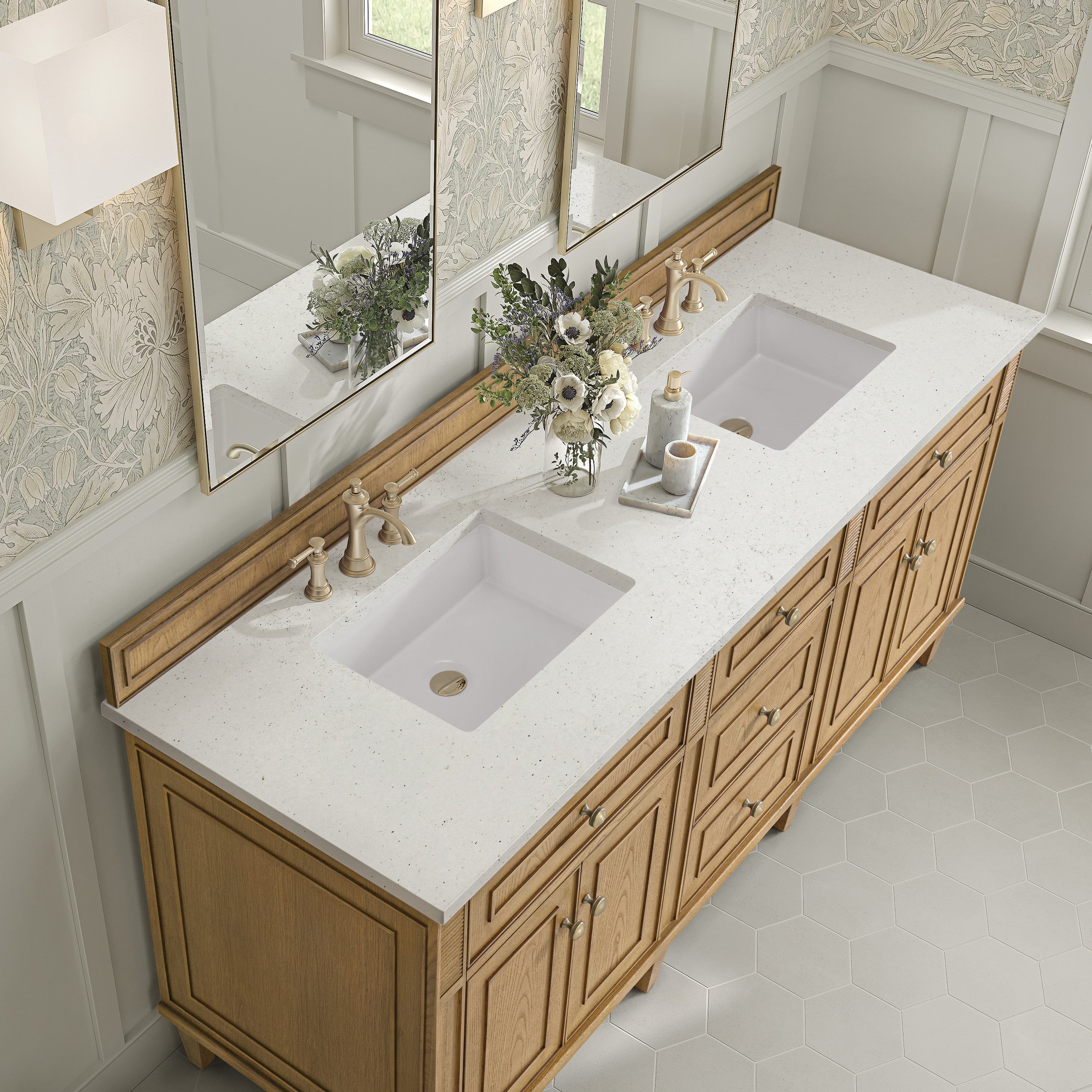 Light Natural Oak / Lime Delight - 3 Faucet Holes