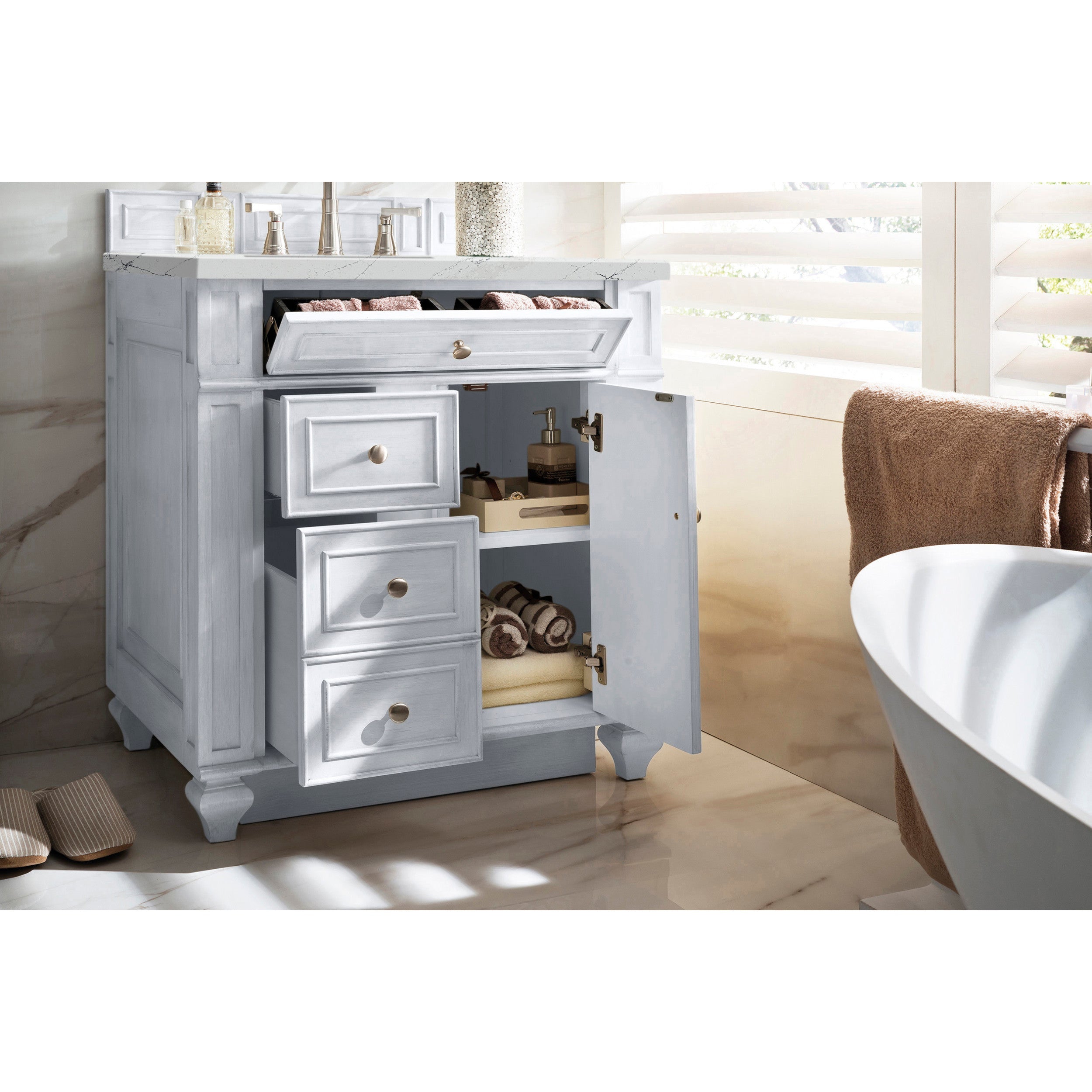 Bright White / Ethereal Noctis - 3 Faucet Holes