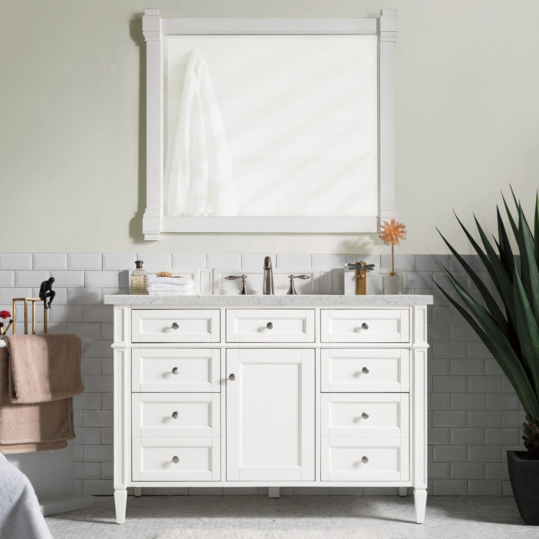 Bright White / Eternal Jasmine Pearl - 3 Faucet Holes