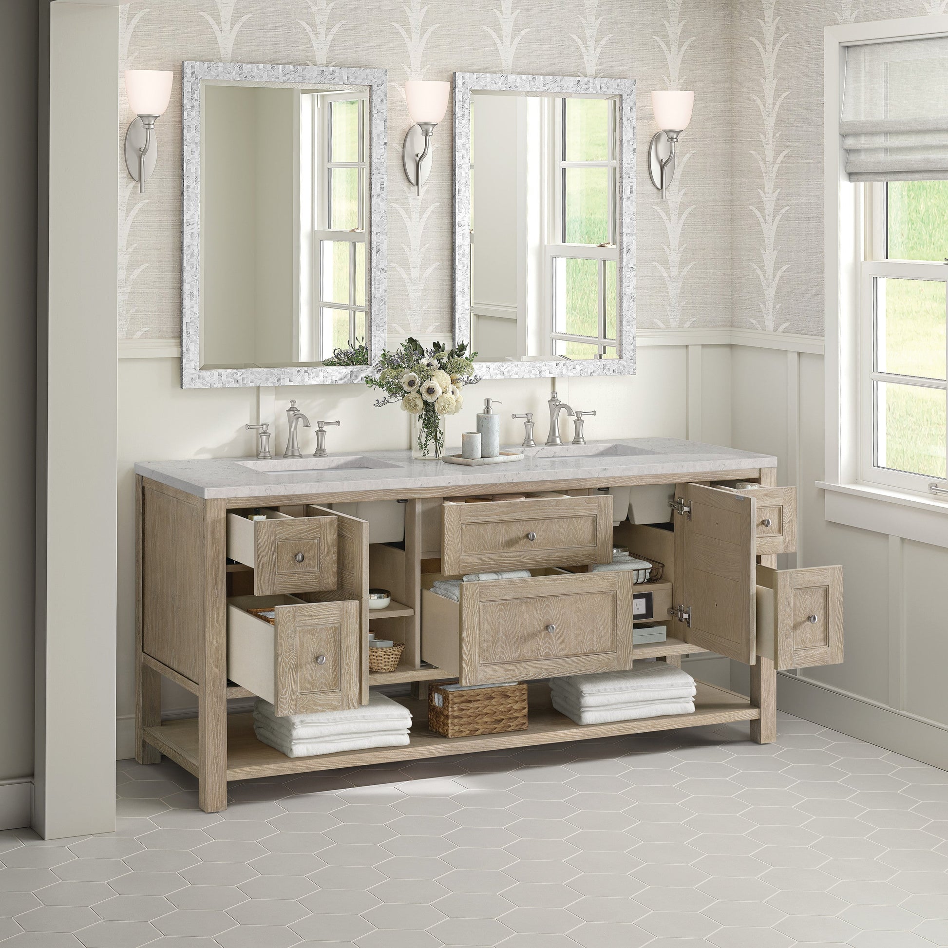Whitewashed Oak / Eternal Jasmine Pearl - 3 Faucet Holes