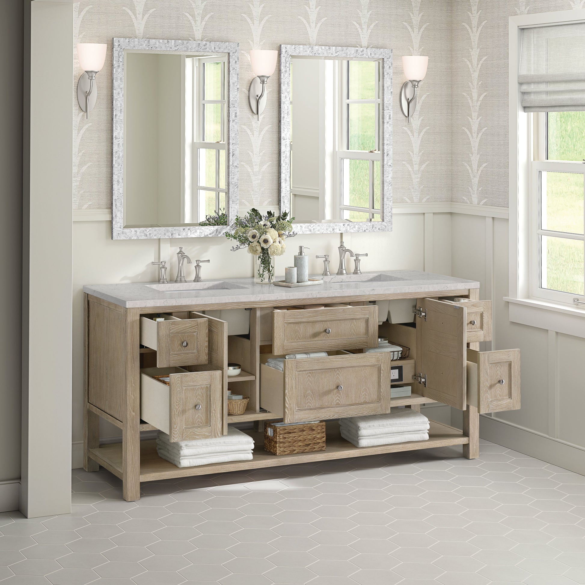 Whitewashed Oak / Eternal Jasmine Pearl - 3 Faucet Holes