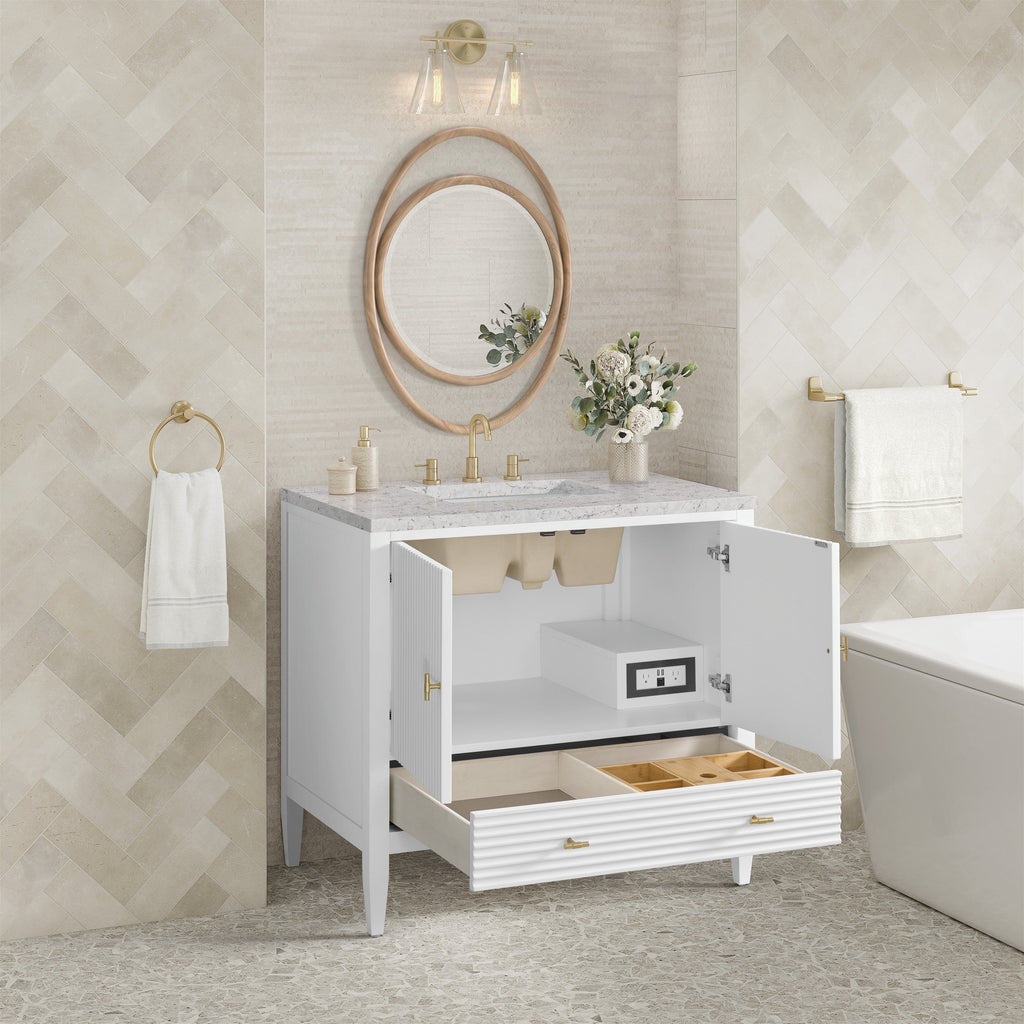Bright White / Eternal Jasmine Pearl - 3 Faucet Holes
