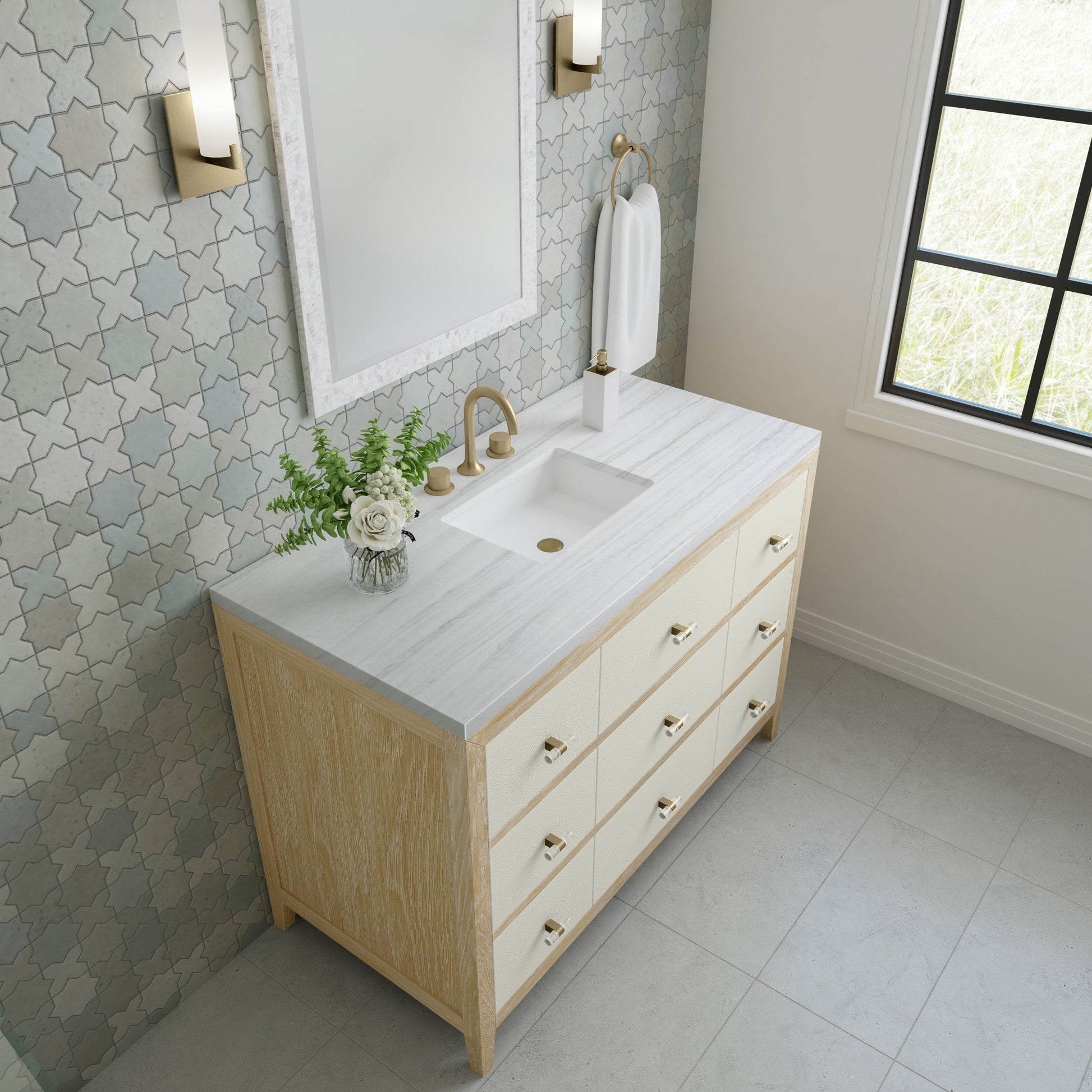 Sunwashed Oak with Embossed Shagreen Drawer Fronts / Arctic Fall - 3 Faucet Holes