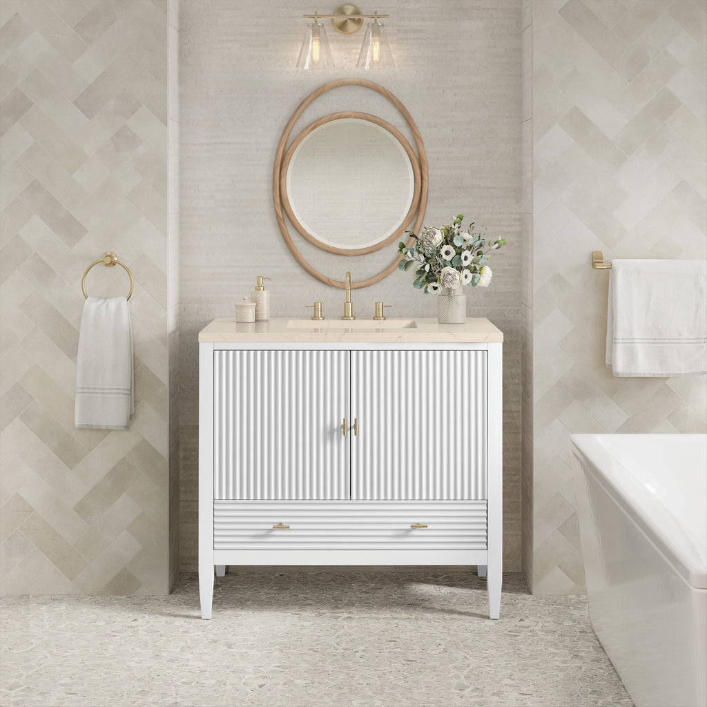 Bright White / Eternal Marfil - 3 Faucet Holes