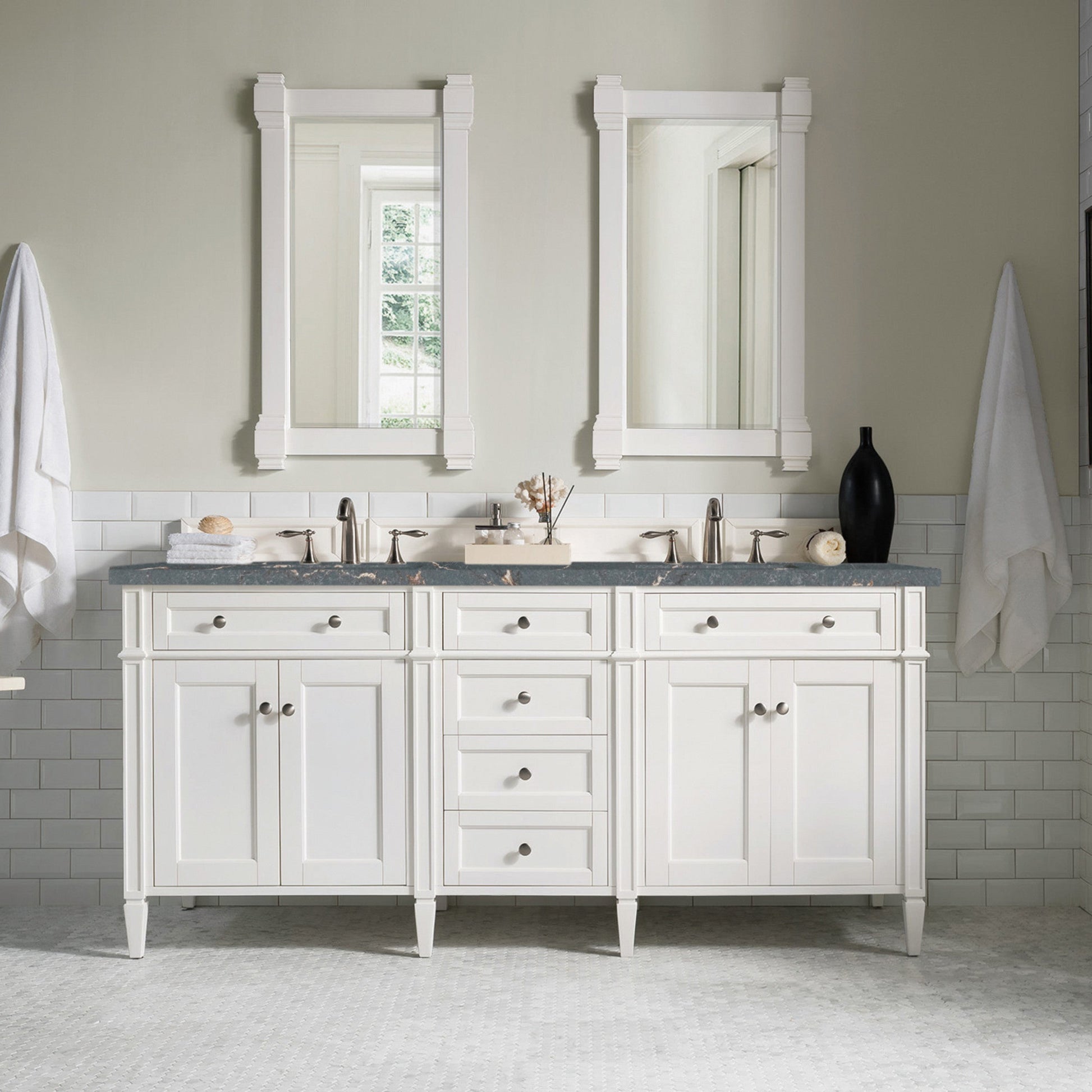 Bright White / Parisien Bleu - 3 Faucet Holes