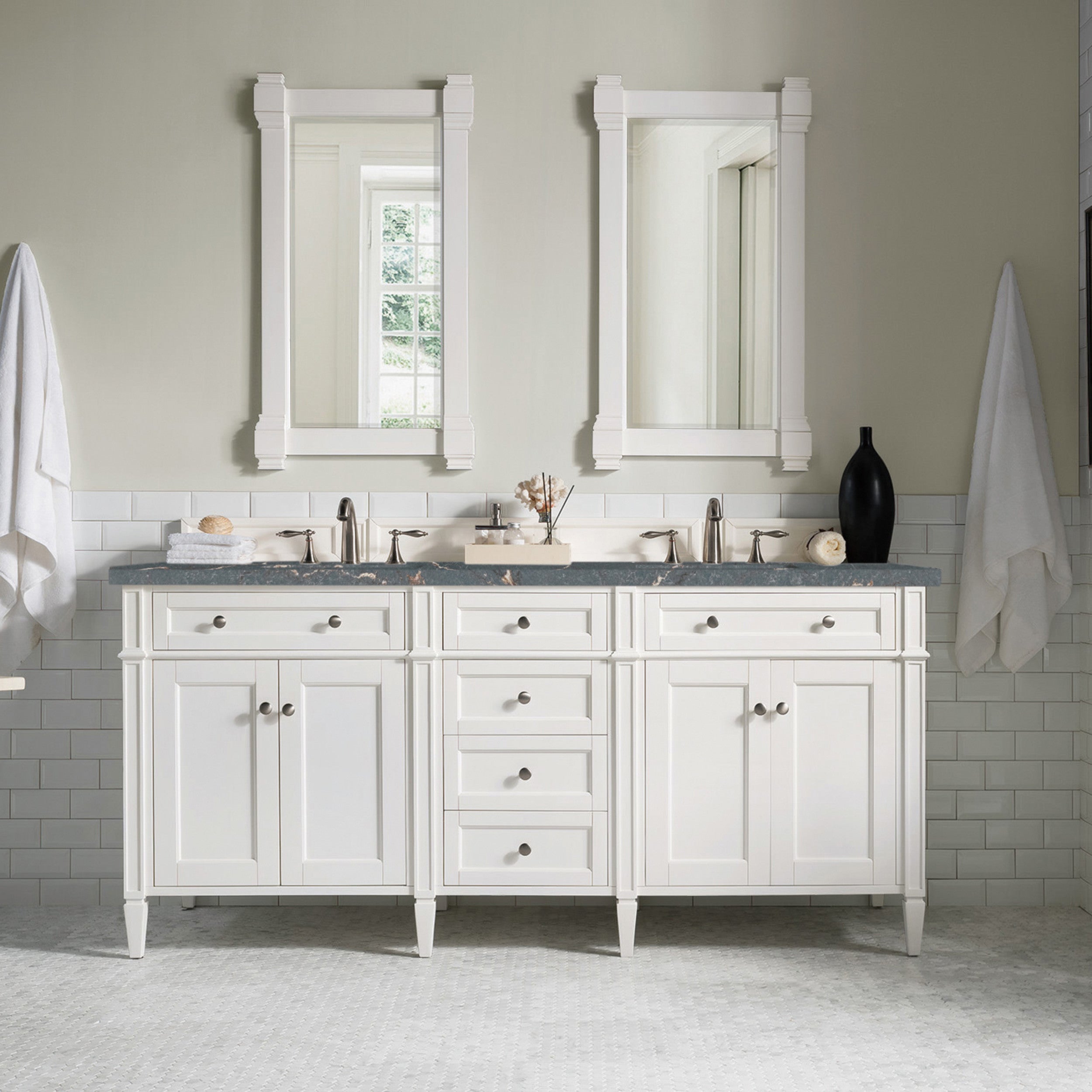 Bright White / Parisien Bleu - 3 Faucet Holes
