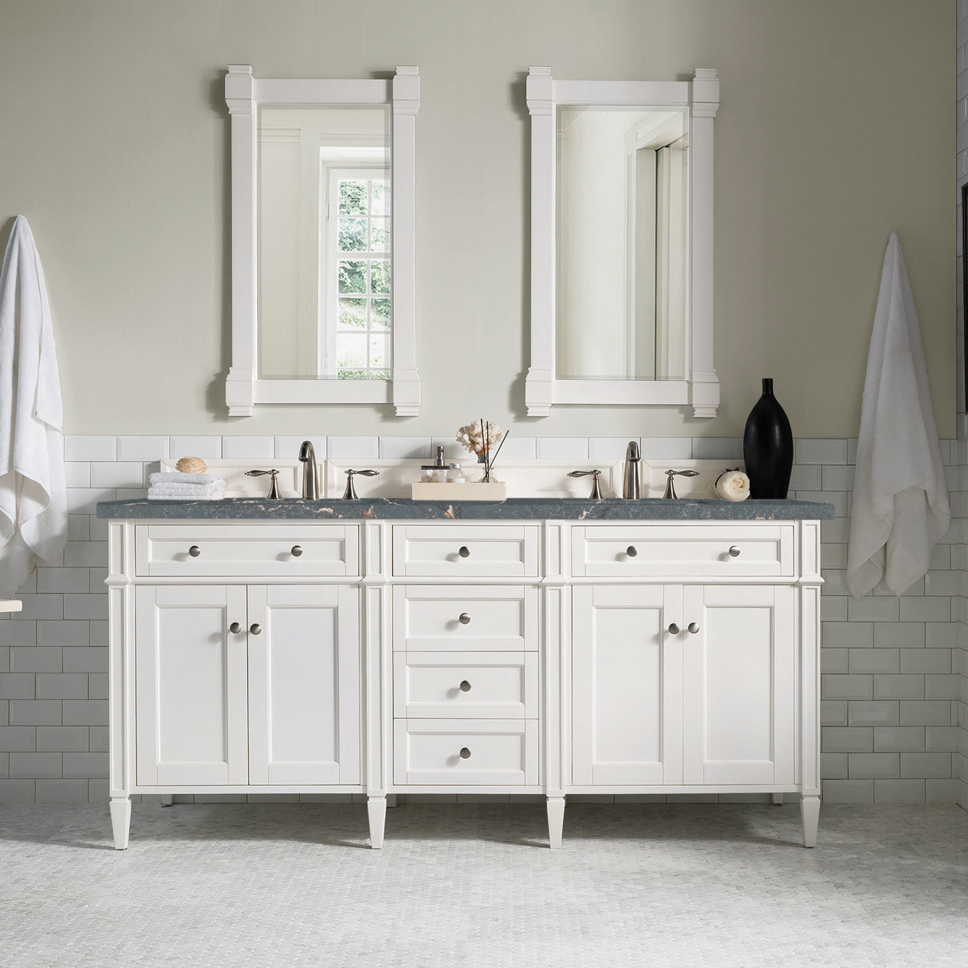 Bright White / Parisien Bleu - 3 Faucet Holes