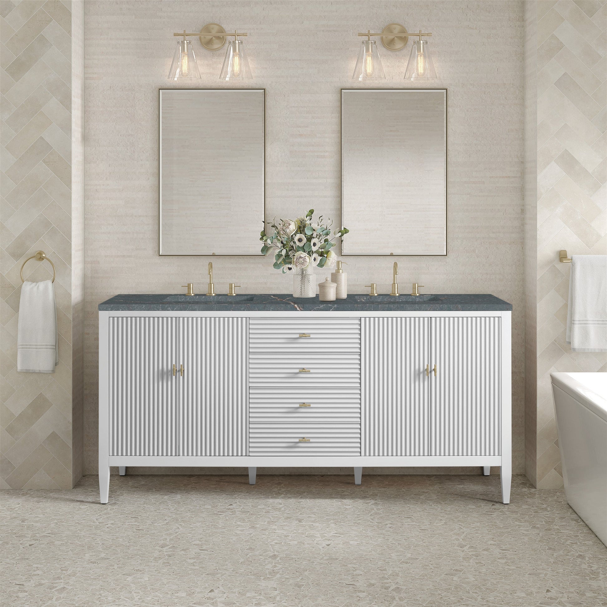 Bright White / Parisien Bleu - 3 Faucet Holes