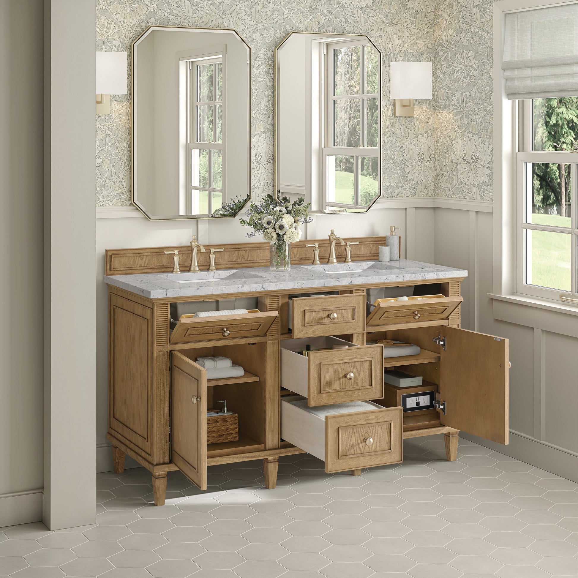 Light Natural Oak / Eternal Jasmine Pearl - 3 Faucet Holes