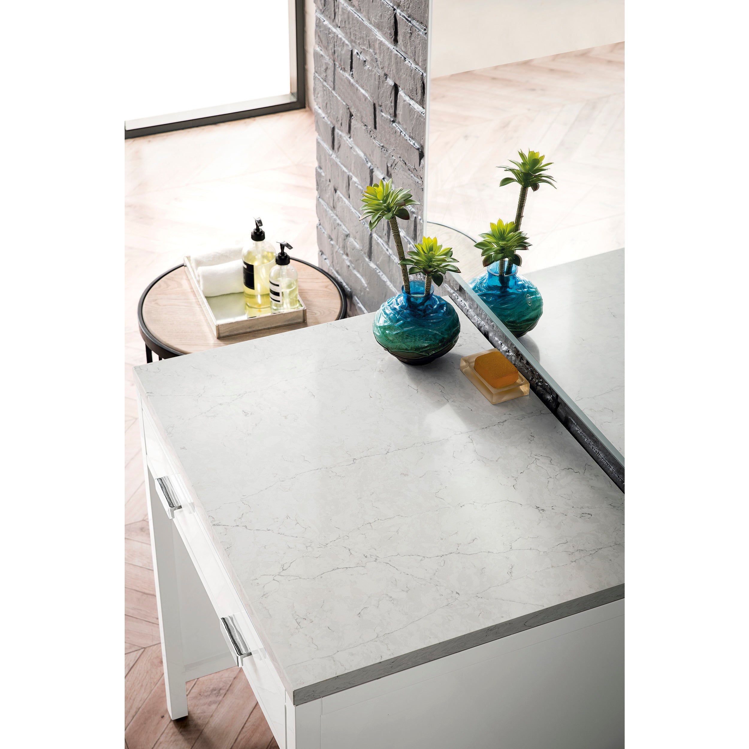 Glossy White / Eternal Jasmine Pearl