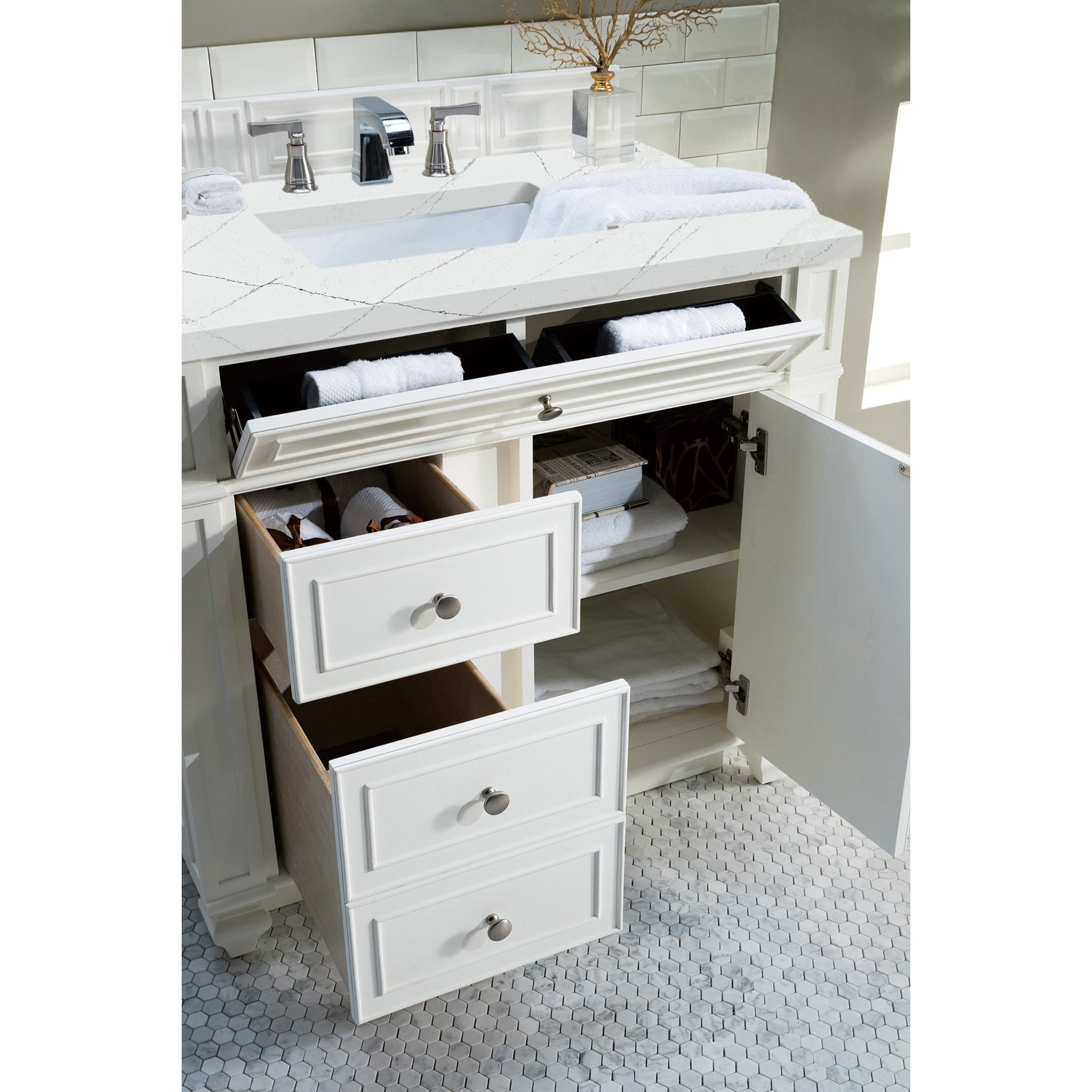 Bright White / Ethereal Noctis - 3 Faucet Holes
